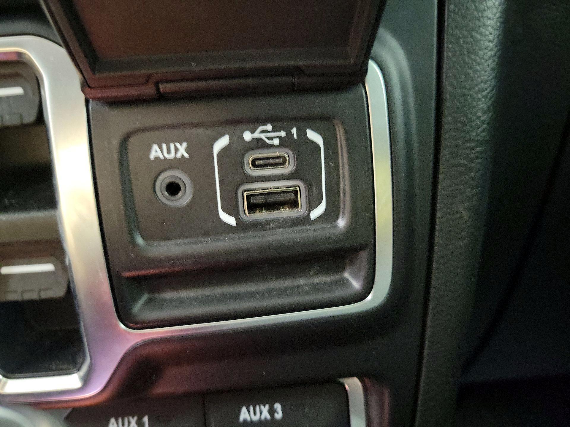 Thumbnail: 2020 Jeep Wrangler - 19