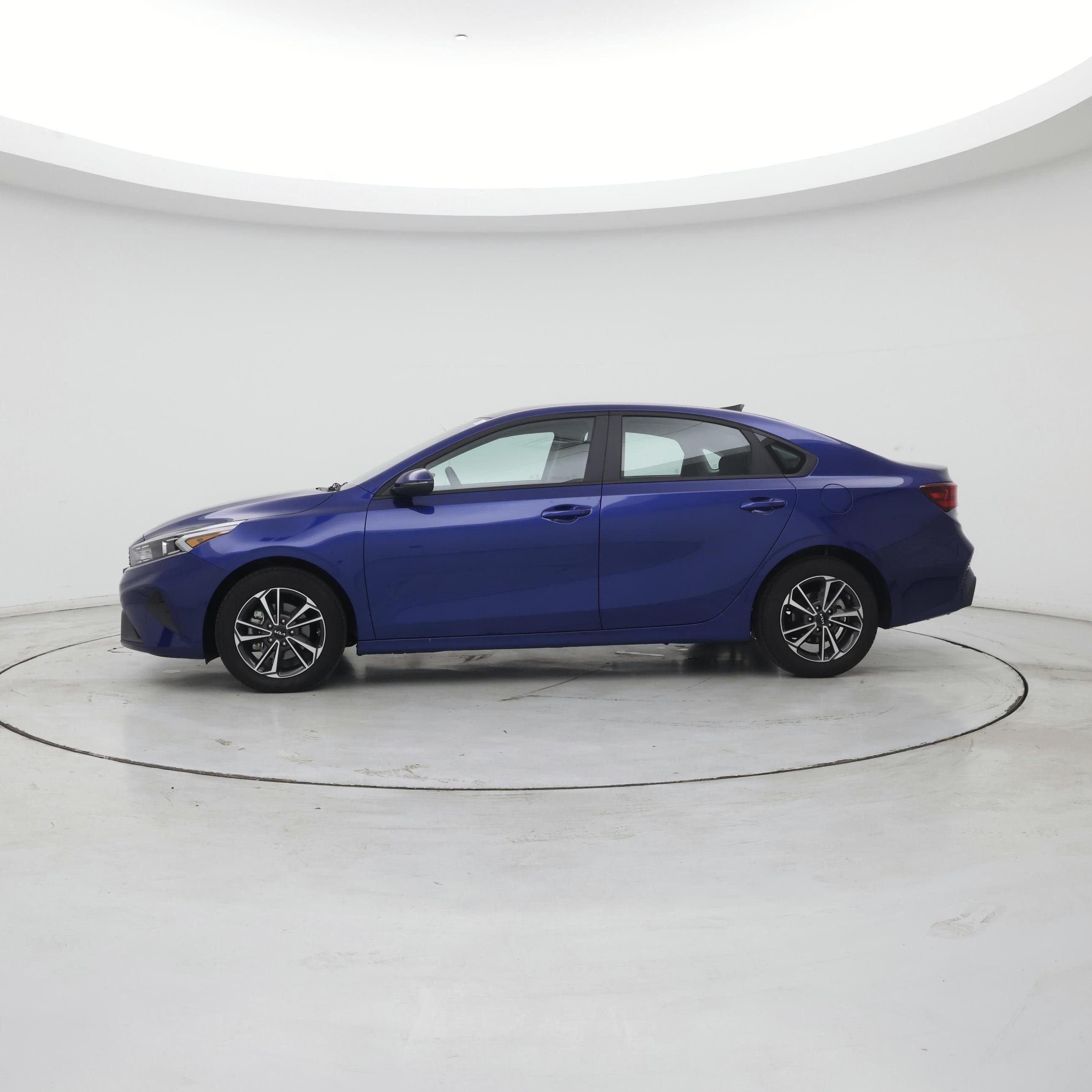 Thumbnail: 2024 Kia Forte - 3