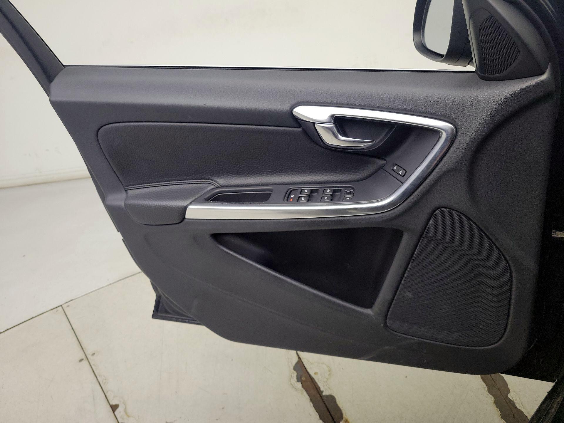 Thumbnail: 2014 Volvo S60 - 12