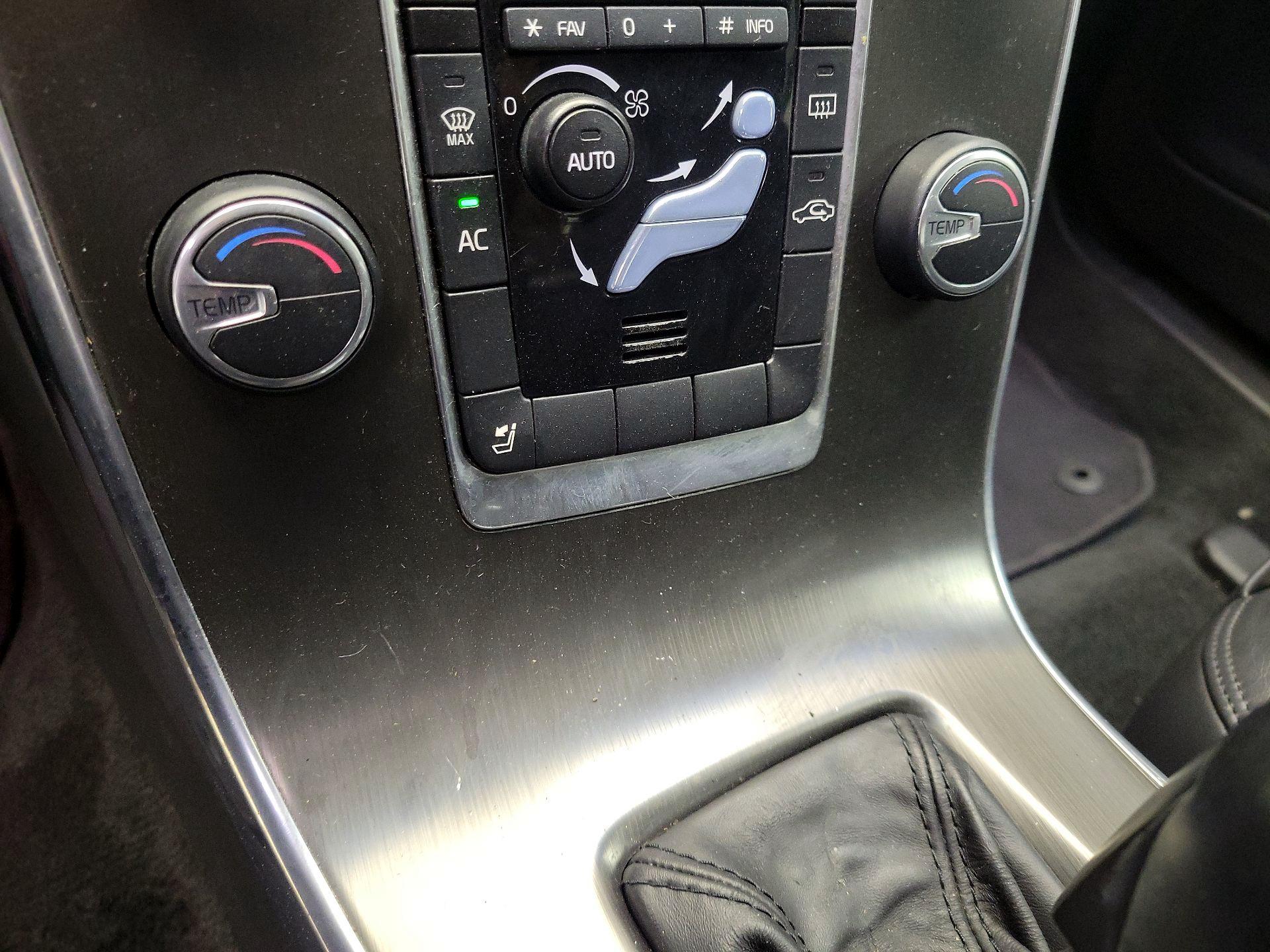 Thumbnail: 2014 Volvo S60 - 15
