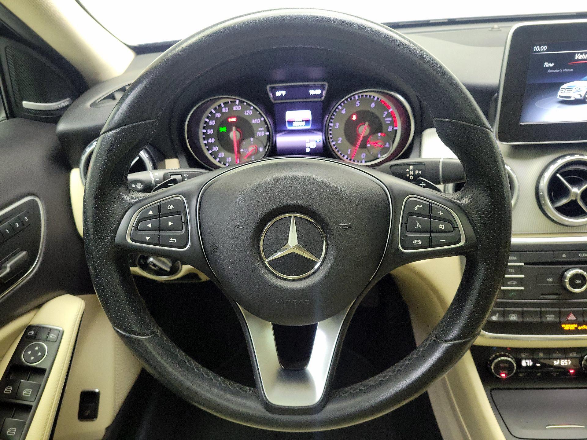 Thumbnail: 2017 Mercedes-Benz GLA - 10