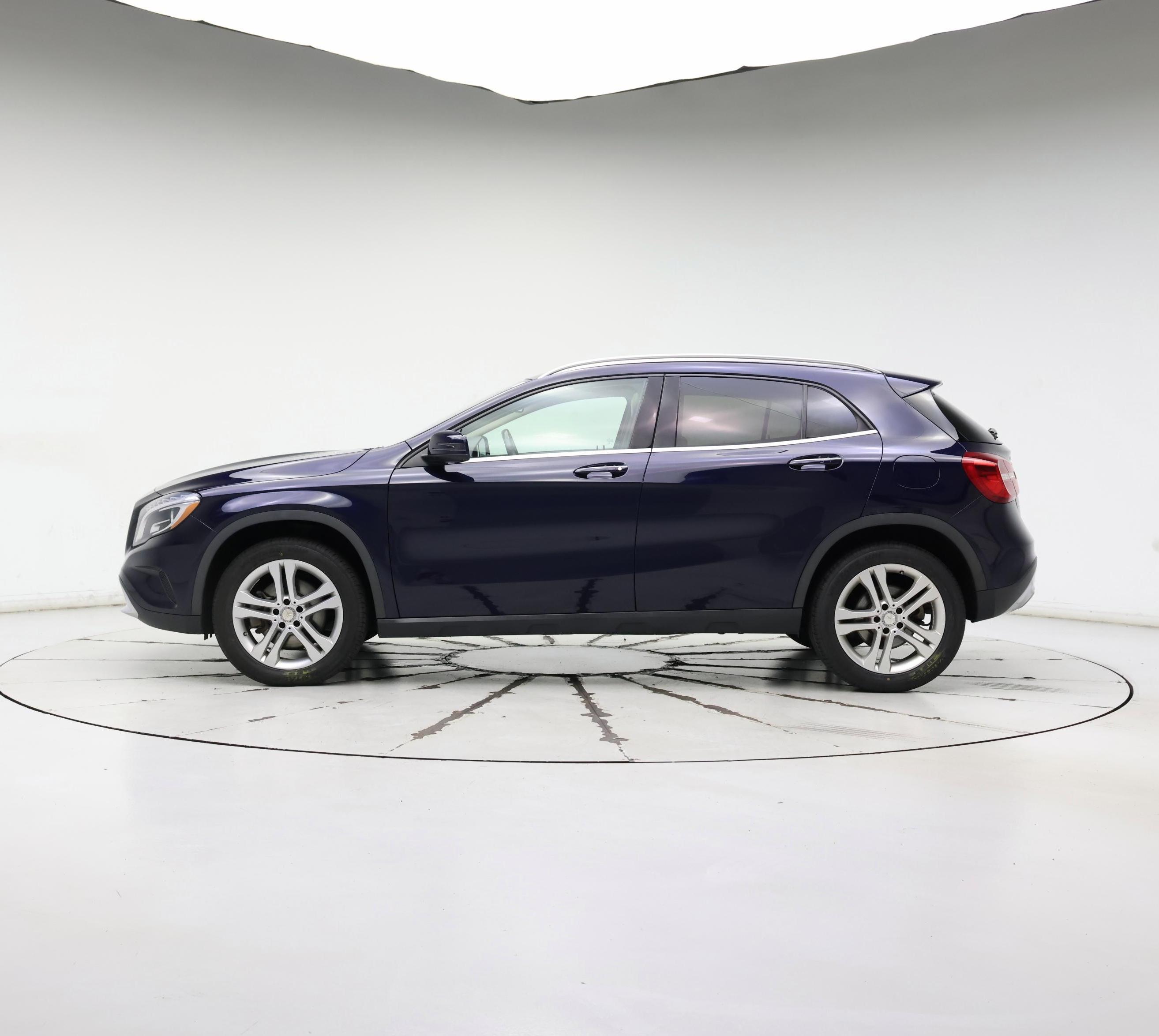 Thumbnail: 2017 Mercedes-Benz GLA - 3
