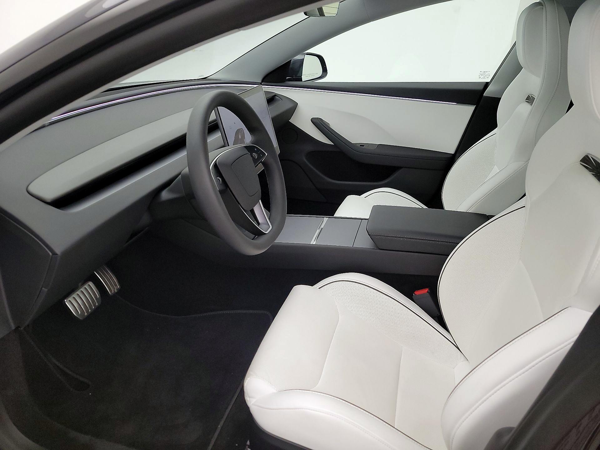 Thumbnail: 2024 Tesla Model 3 - 11