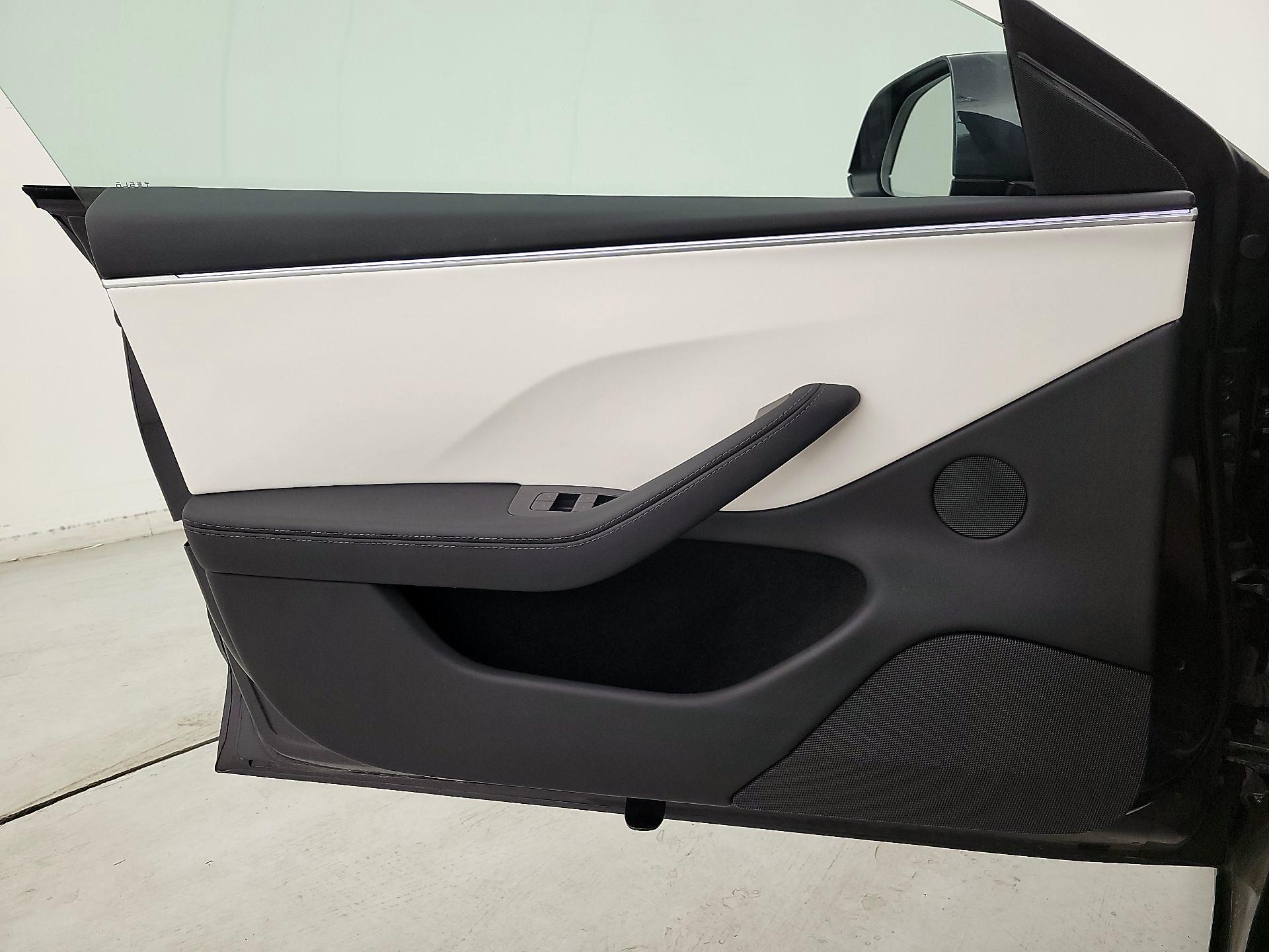 Thumbnail: 2024 Tesla Model 3 - 12