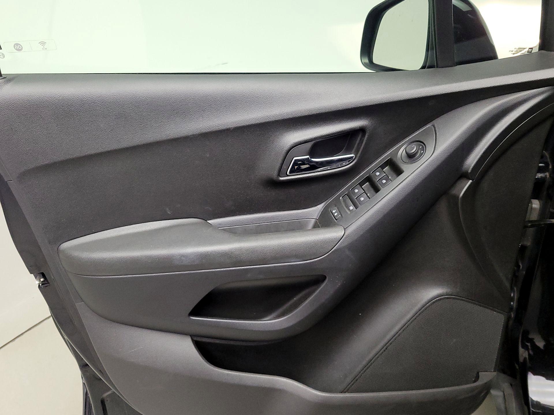 Thumbnail: 2019 Chevrolet Trax - 12