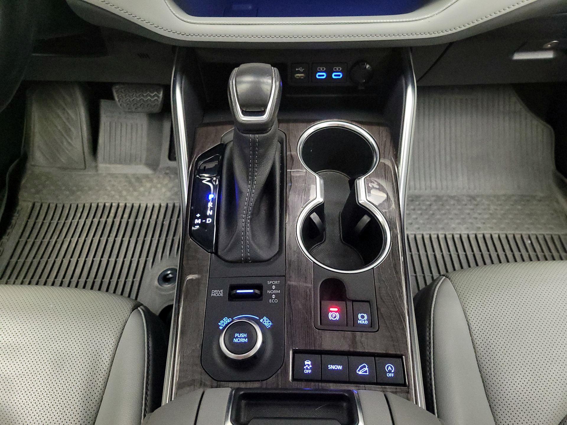Thumbnail: 2022 Toyota Highlander - 18
