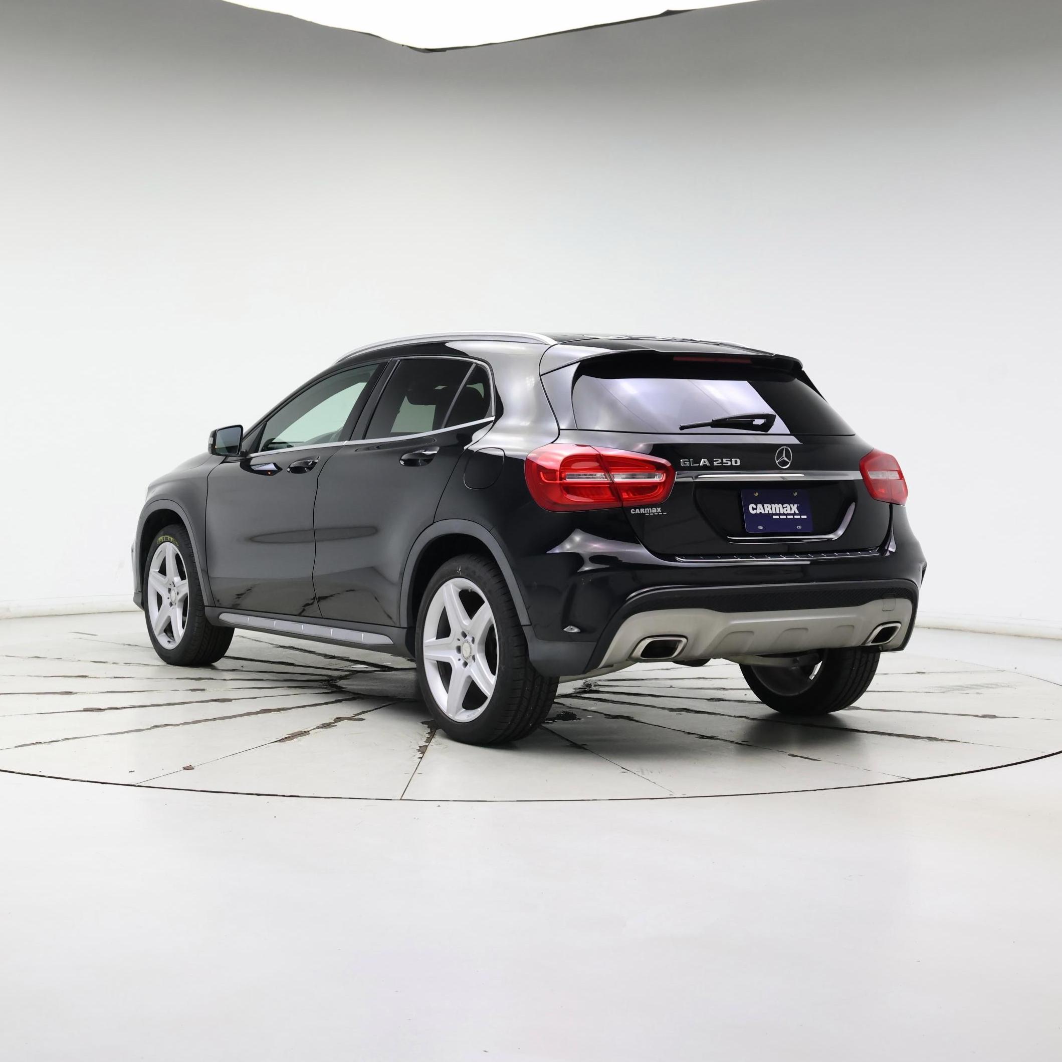 Thumbnail: 2017 Mercedes-Benz GLA - 2