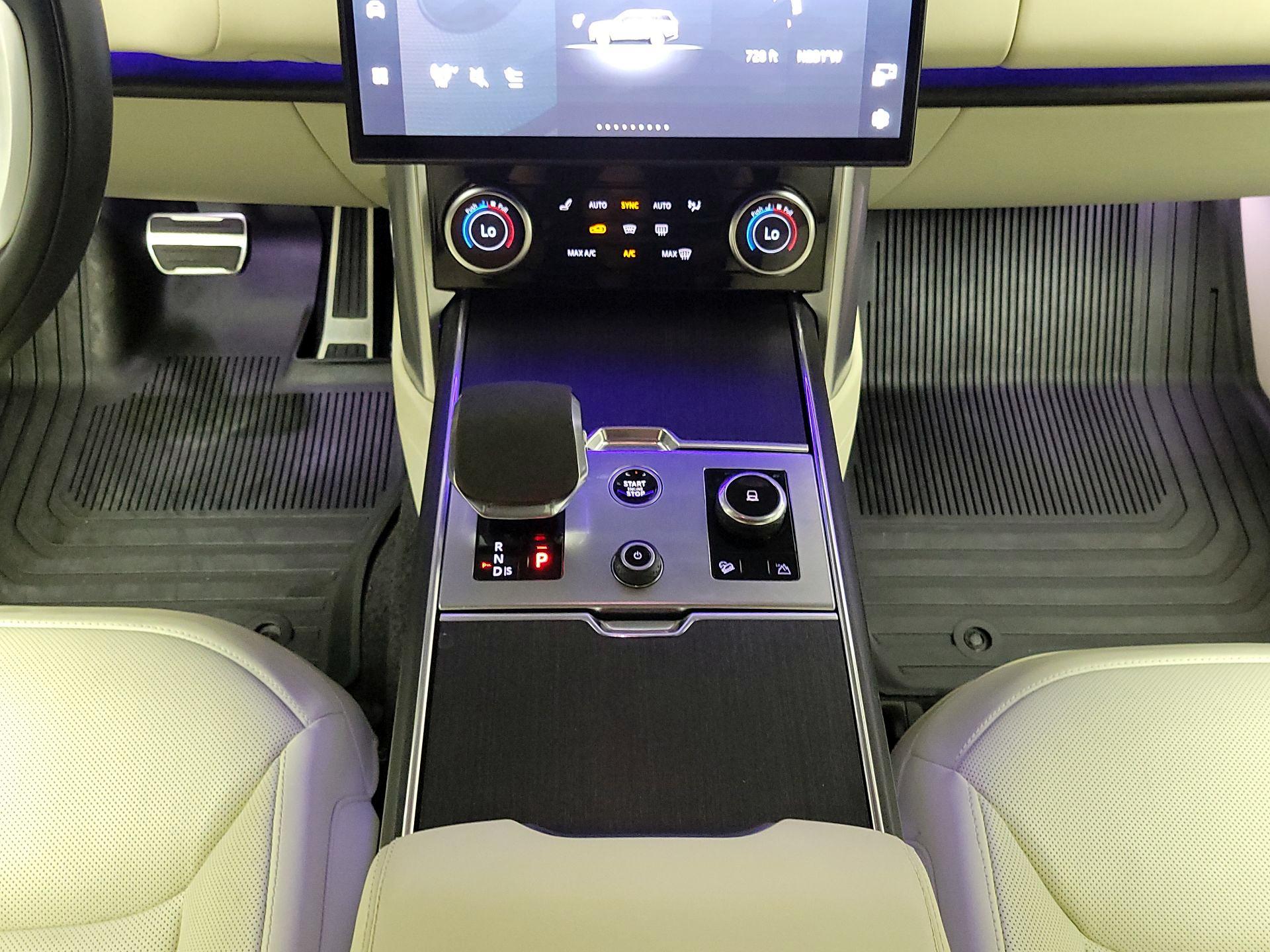 Thumbnail: 2023 Land Rover Range Rover - 18