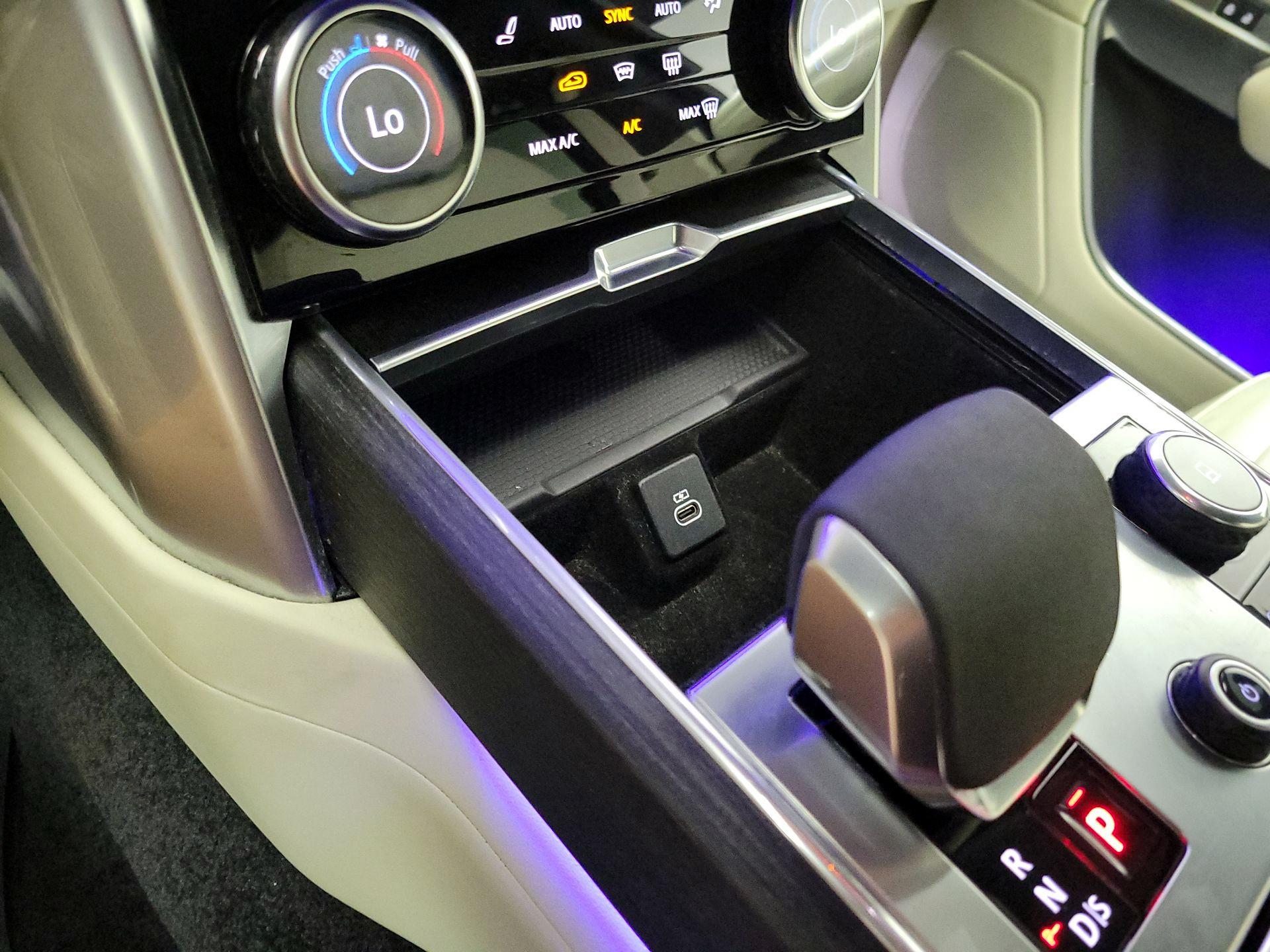 Thumbnail: 2023 Land Rover Range Rover - 19