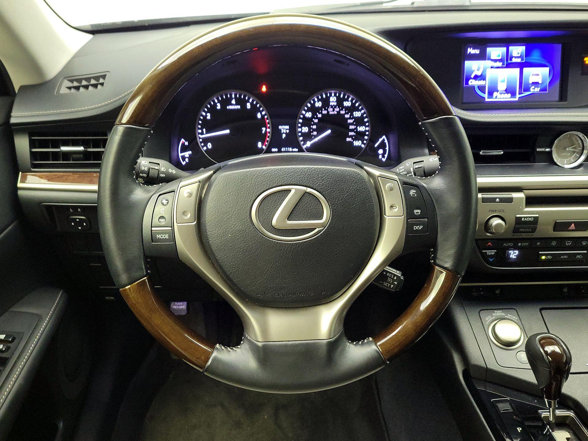 Thumbnail: 2013 Lexus ES - 10