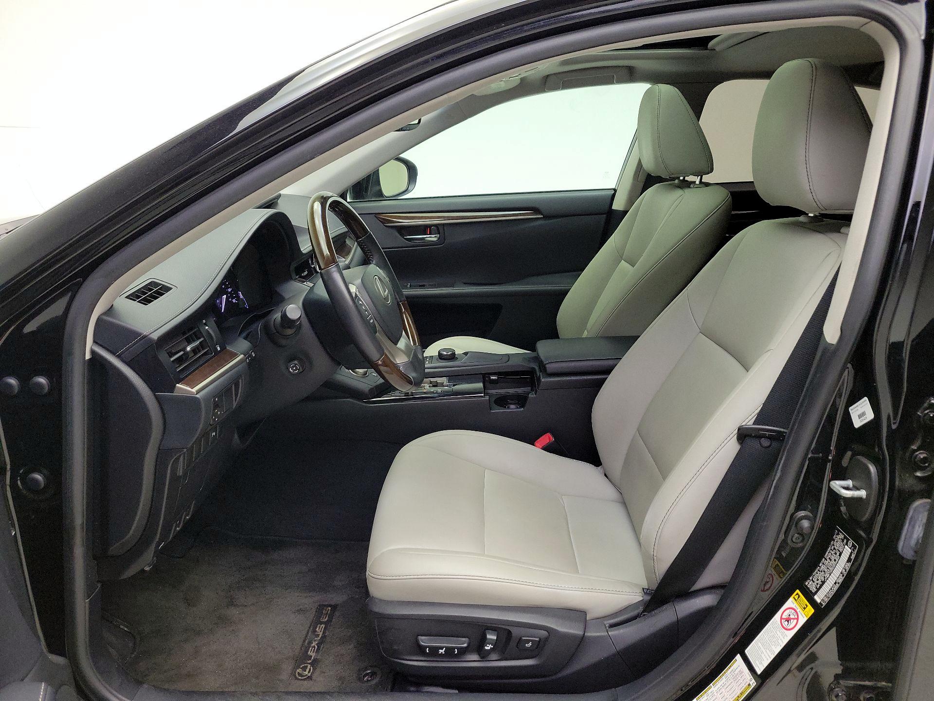Thumbnail: 2013 Lexus ES - 11