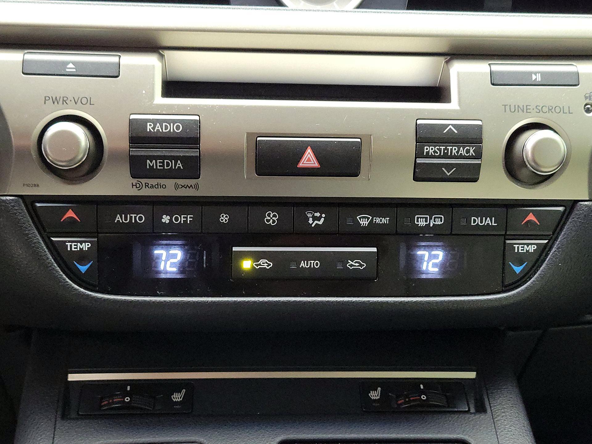 Thumbnail: 2013 Lexus ES - 16