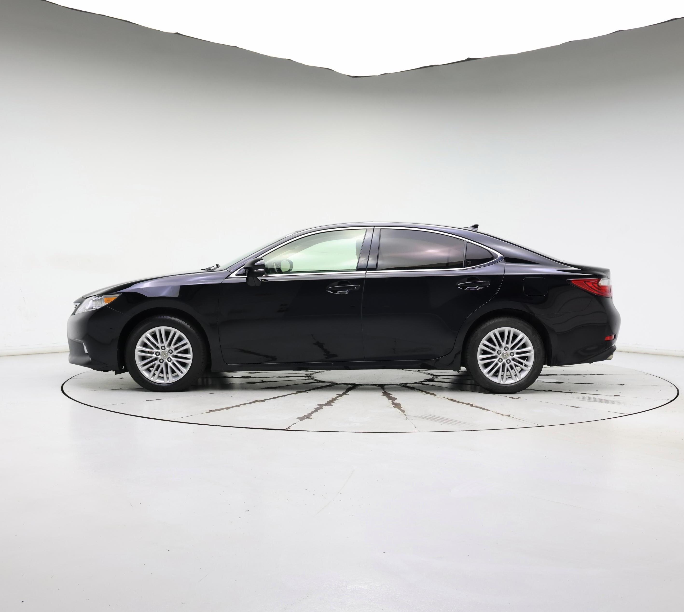 Thumbnail: 2013 Lexus ES - 3