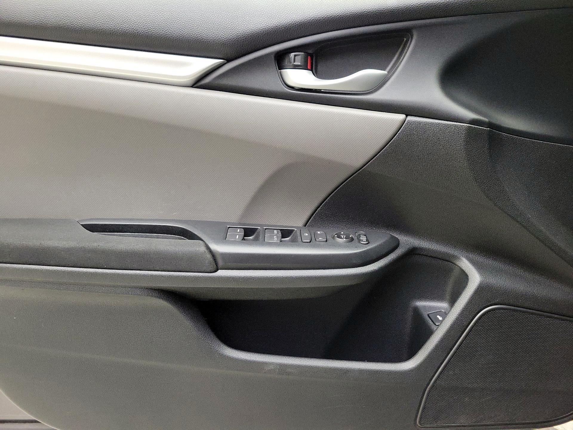 Thumbnail: 2016 Honda Civic - 12