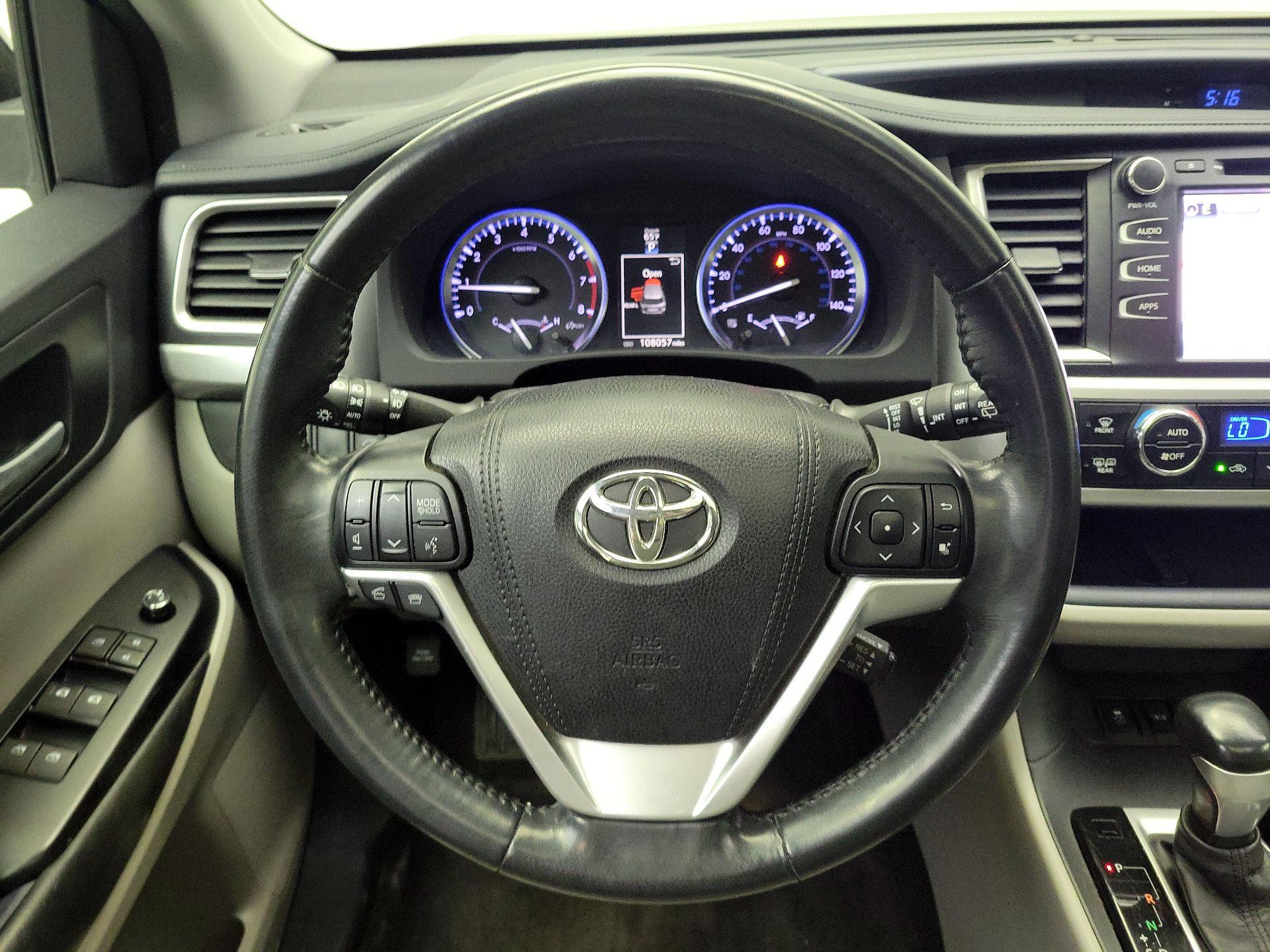 Thumbnail: 2015 Toyota Highlander - 10