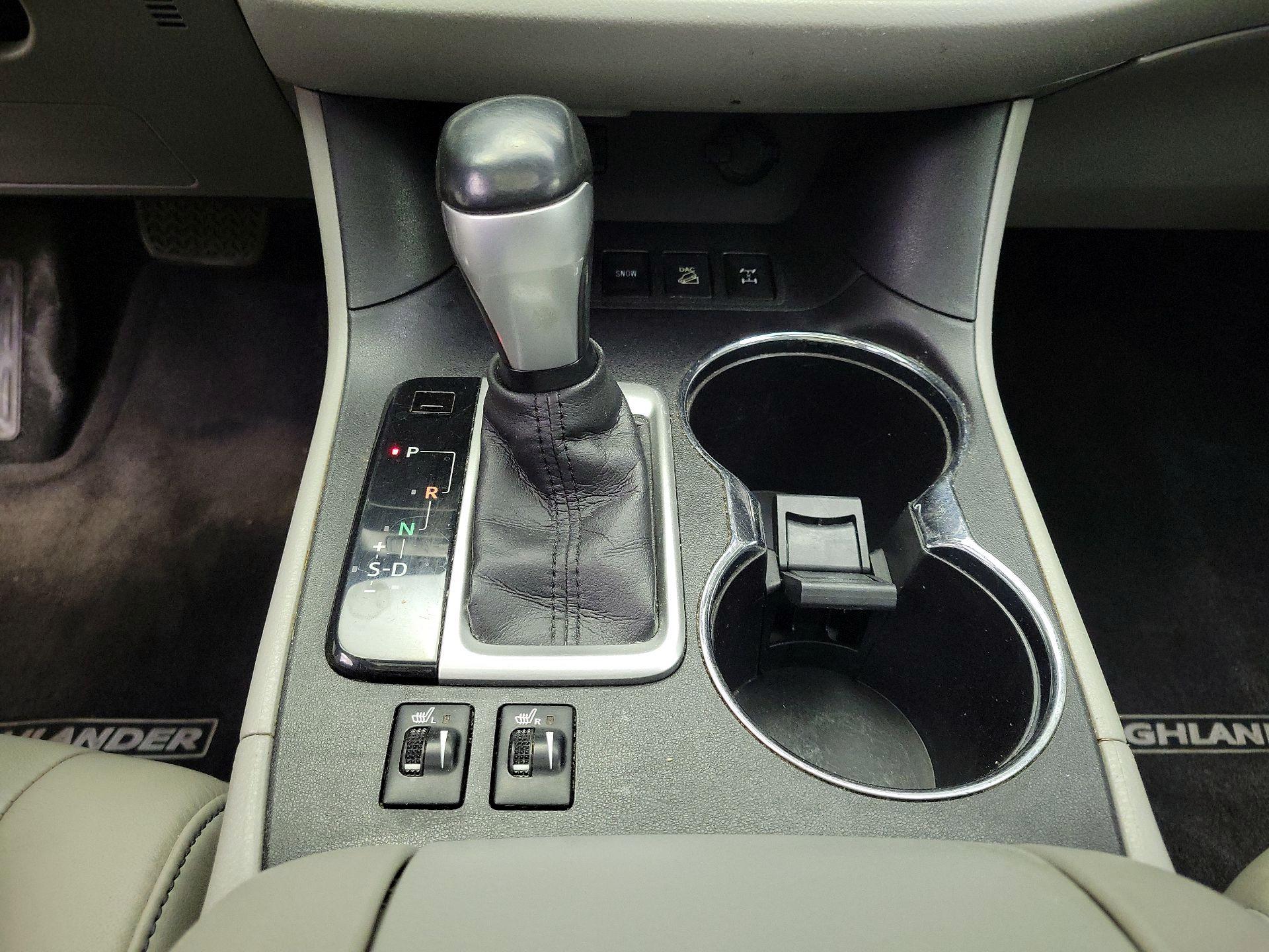 Thumbnail: 2015 Toyota Highlander - 18