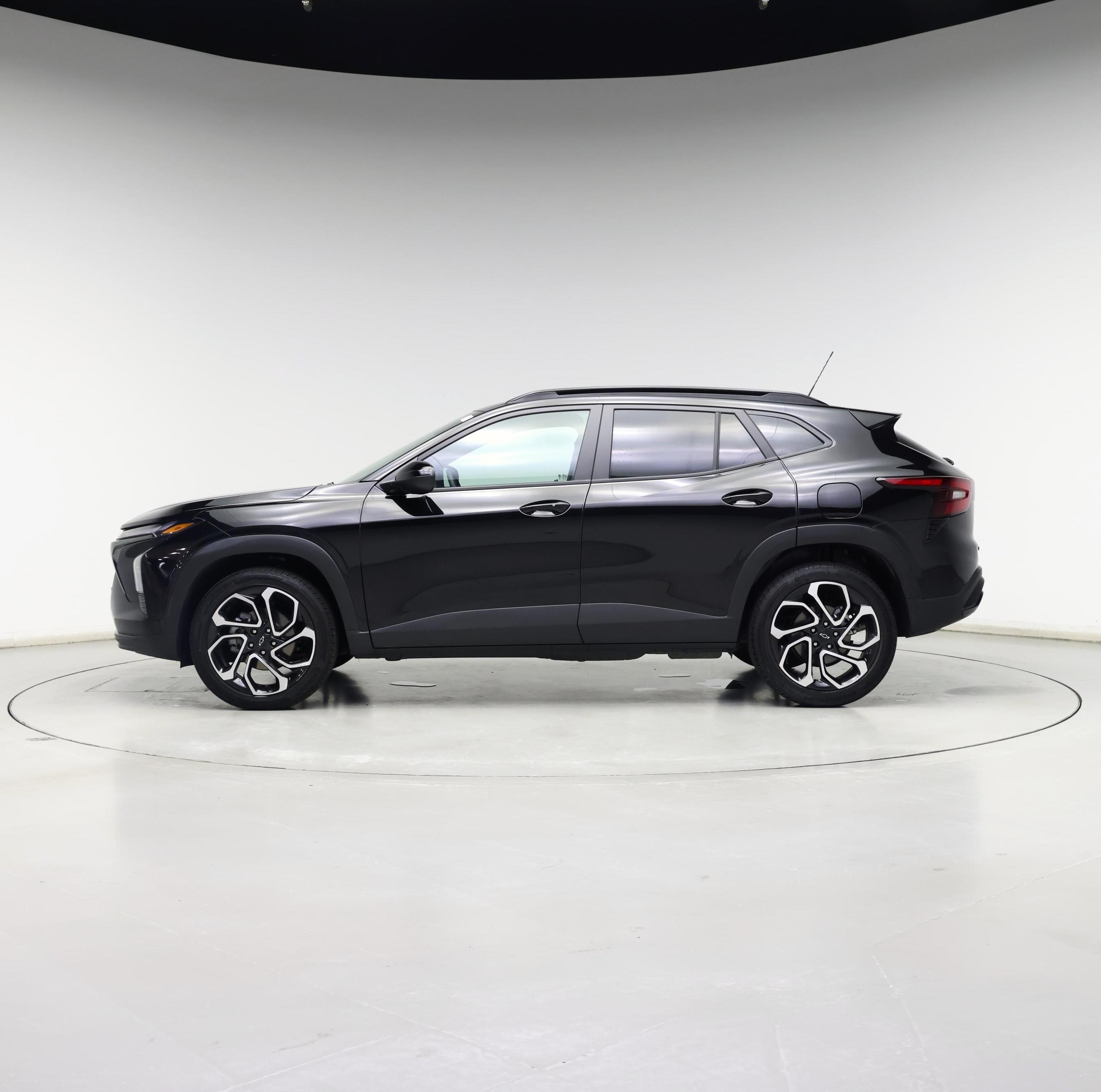 Thumbnail: 2025 Chevrolet Trax - 3