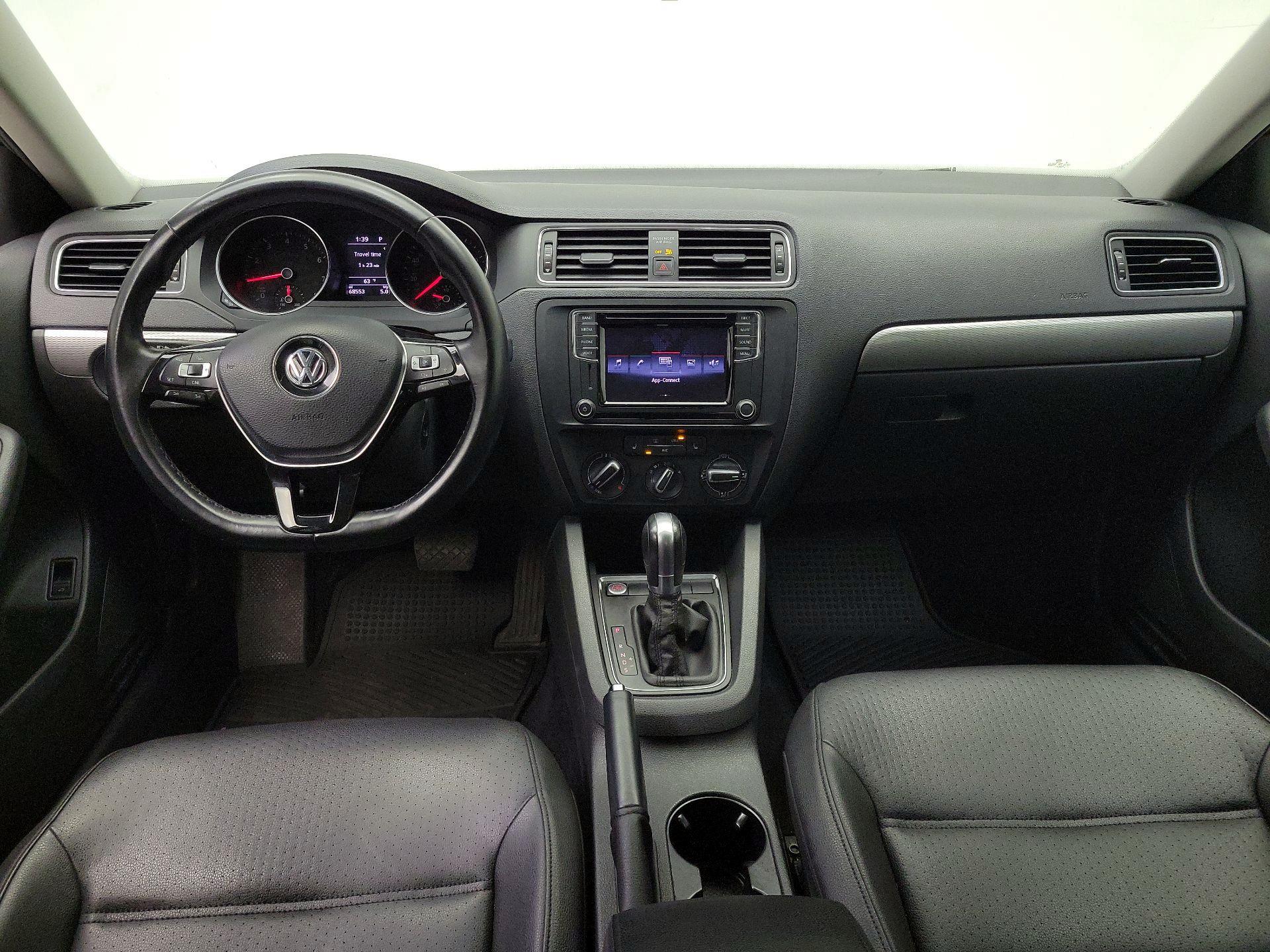 Thumbnail: 2017 Volkswagen Jetta - 9