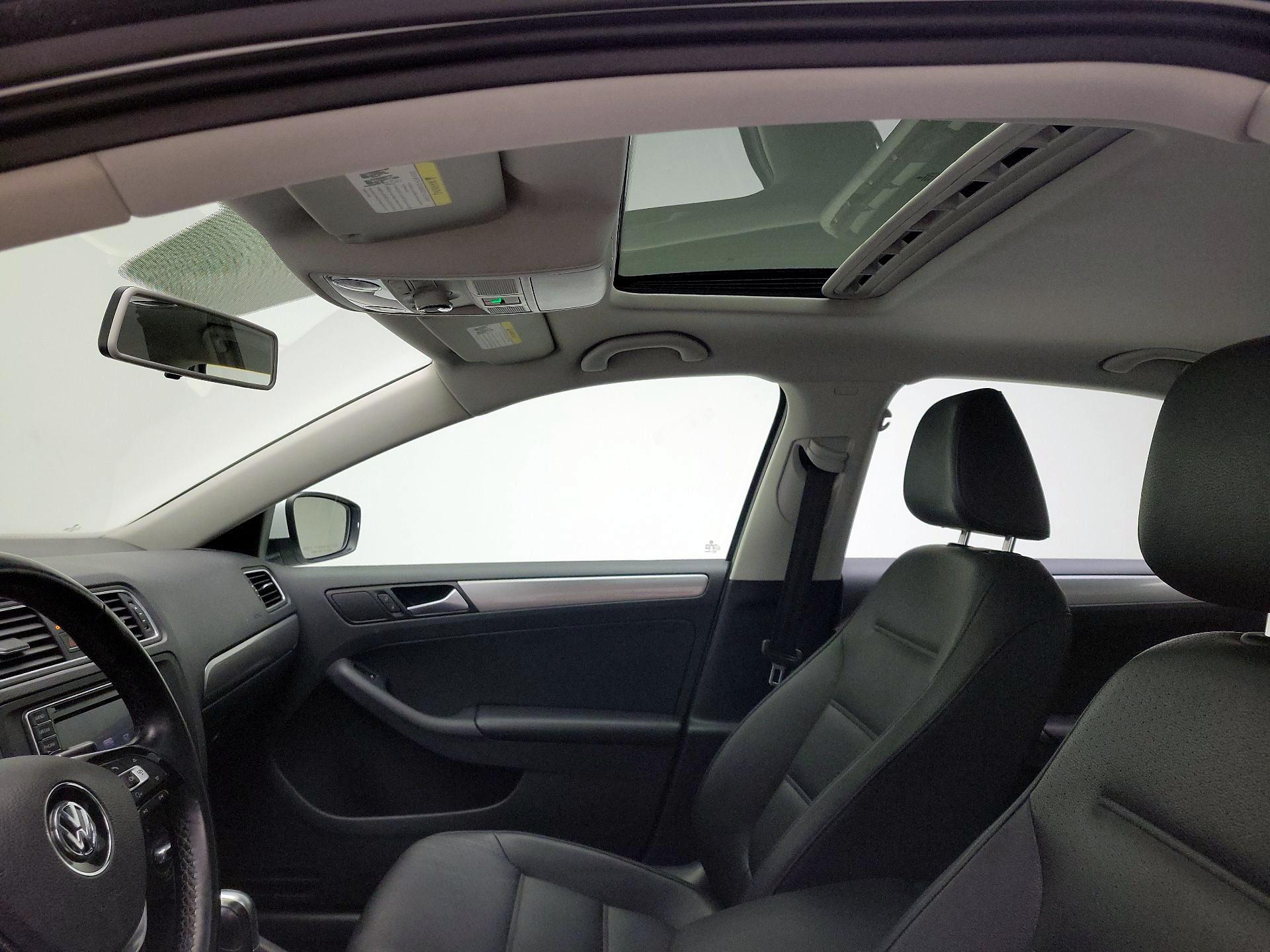 Thumbnail: 2017 Volkswagen Jetta - 19