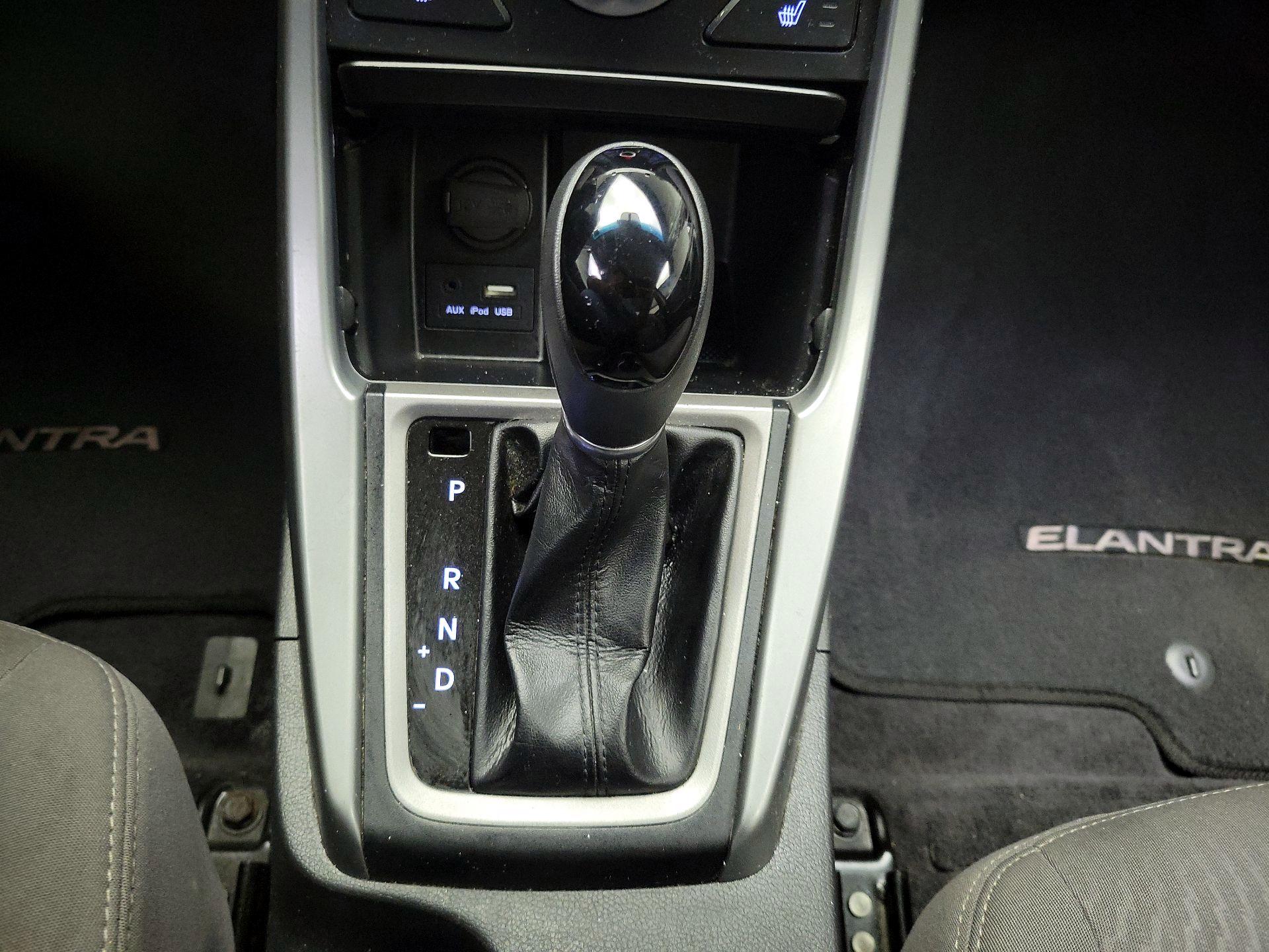 Thumbnail: 2014 Hyundai Elantra - 17