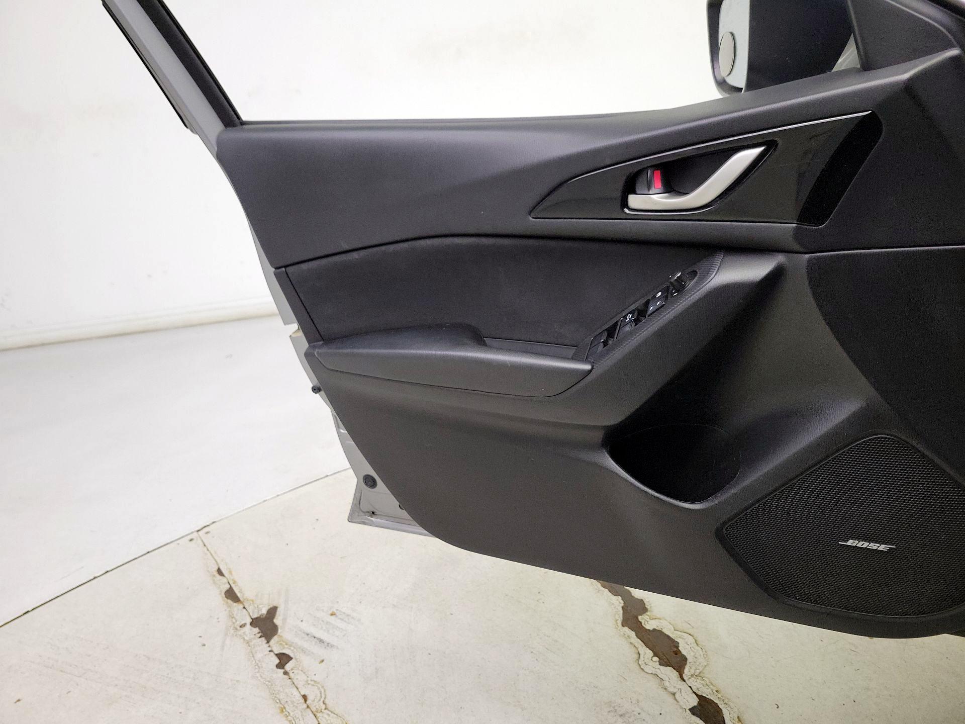 Thumbnail: 2016 Mazda Mazda3 - 12