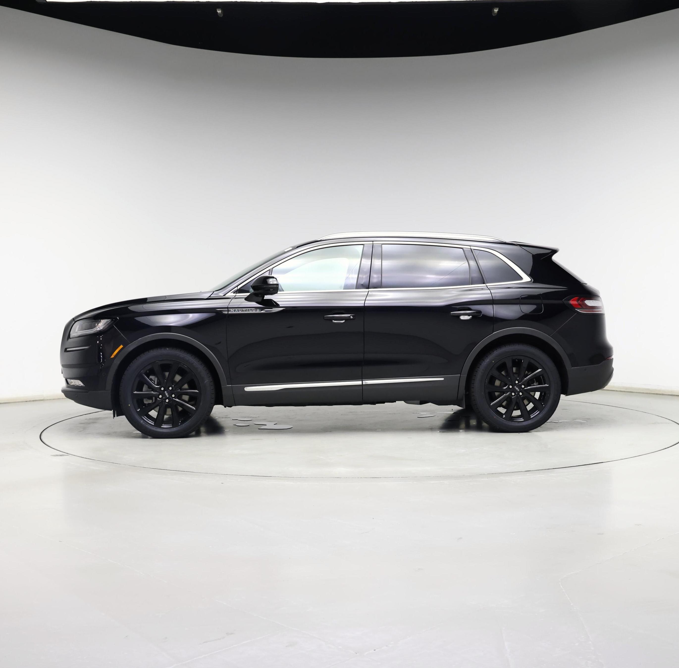 Thumbnail: 2021 Lincoln Nautilus - 3