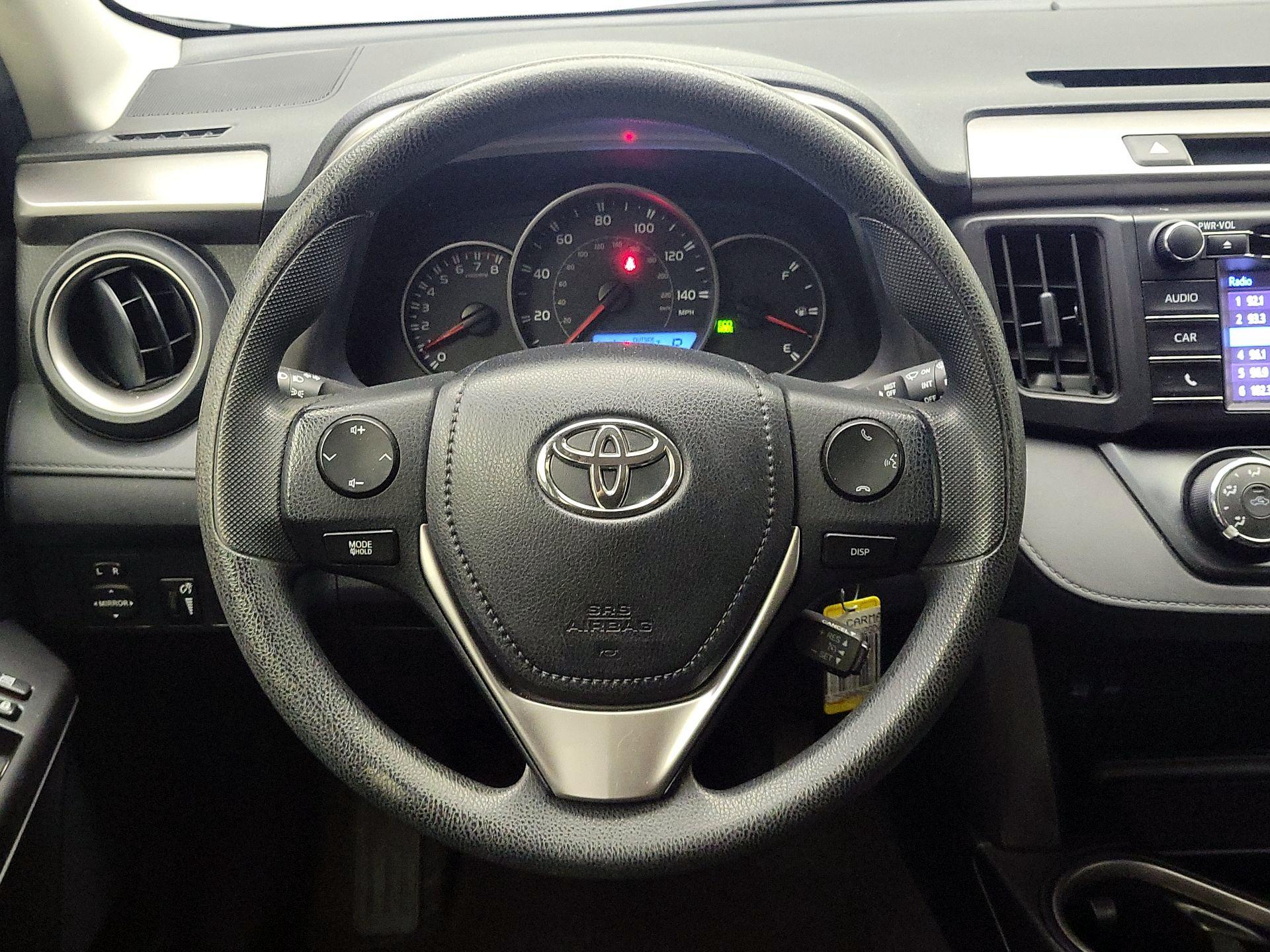 Thumbnail: 2016 Toyota RAV4 - 10