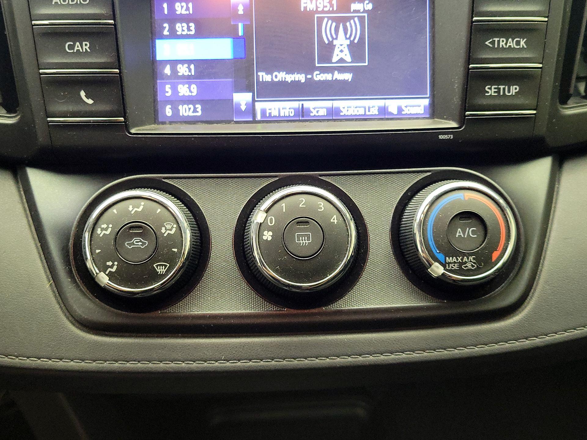 Thumbnail: 2016 Toyota RAV4 - 16