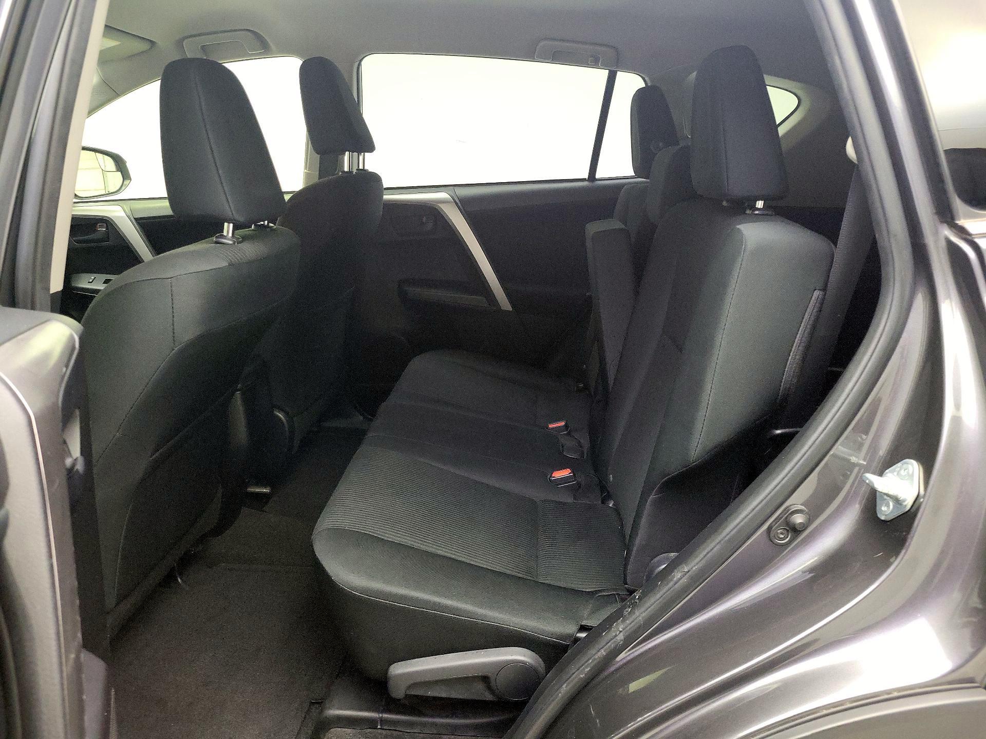 Thumbnail: 2016 Toyota RAV4 - 19