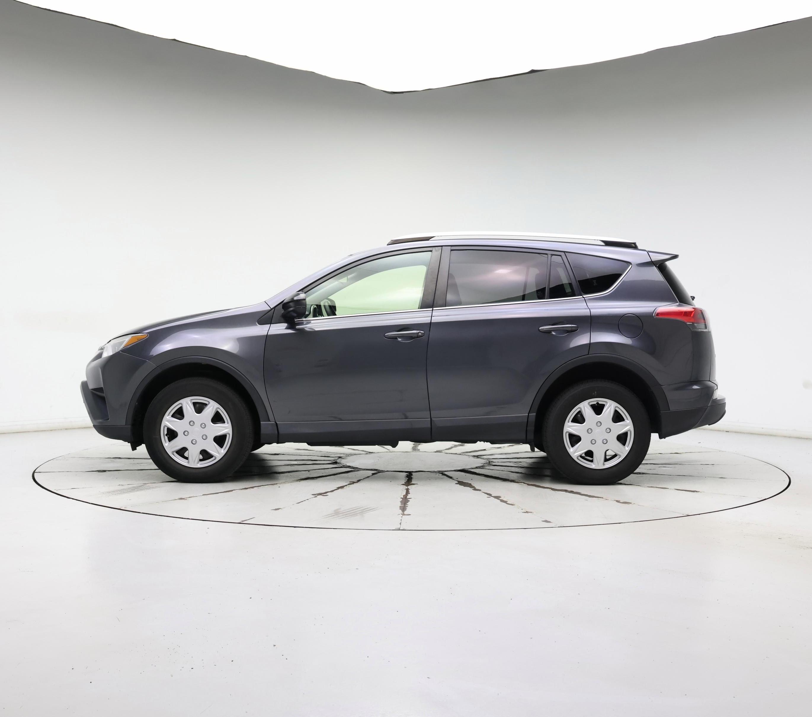 Thumbnail: 2016 Toyota RAV4 - 3