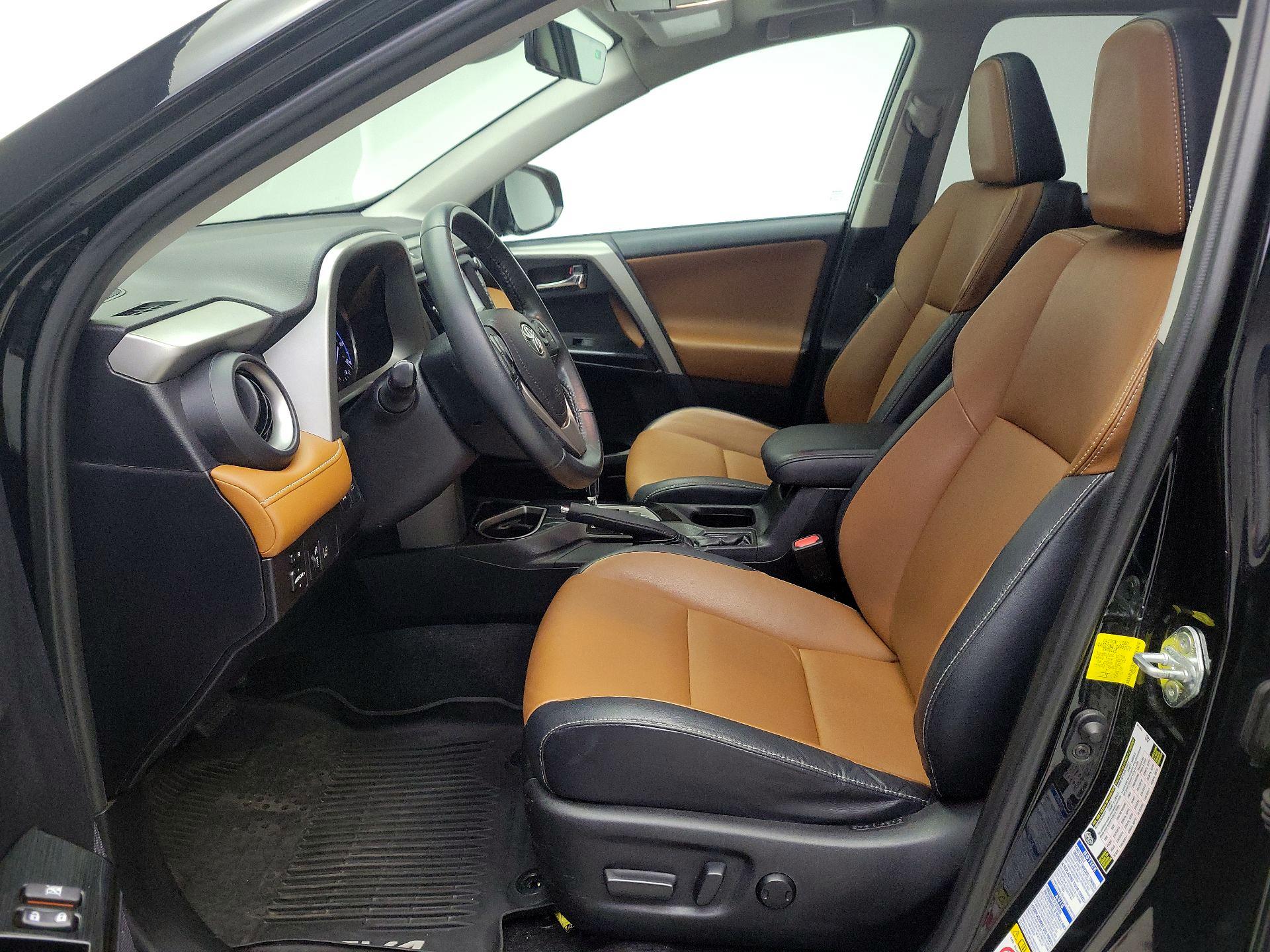Thumbnail: 2016 Toyota RAV4 - 11