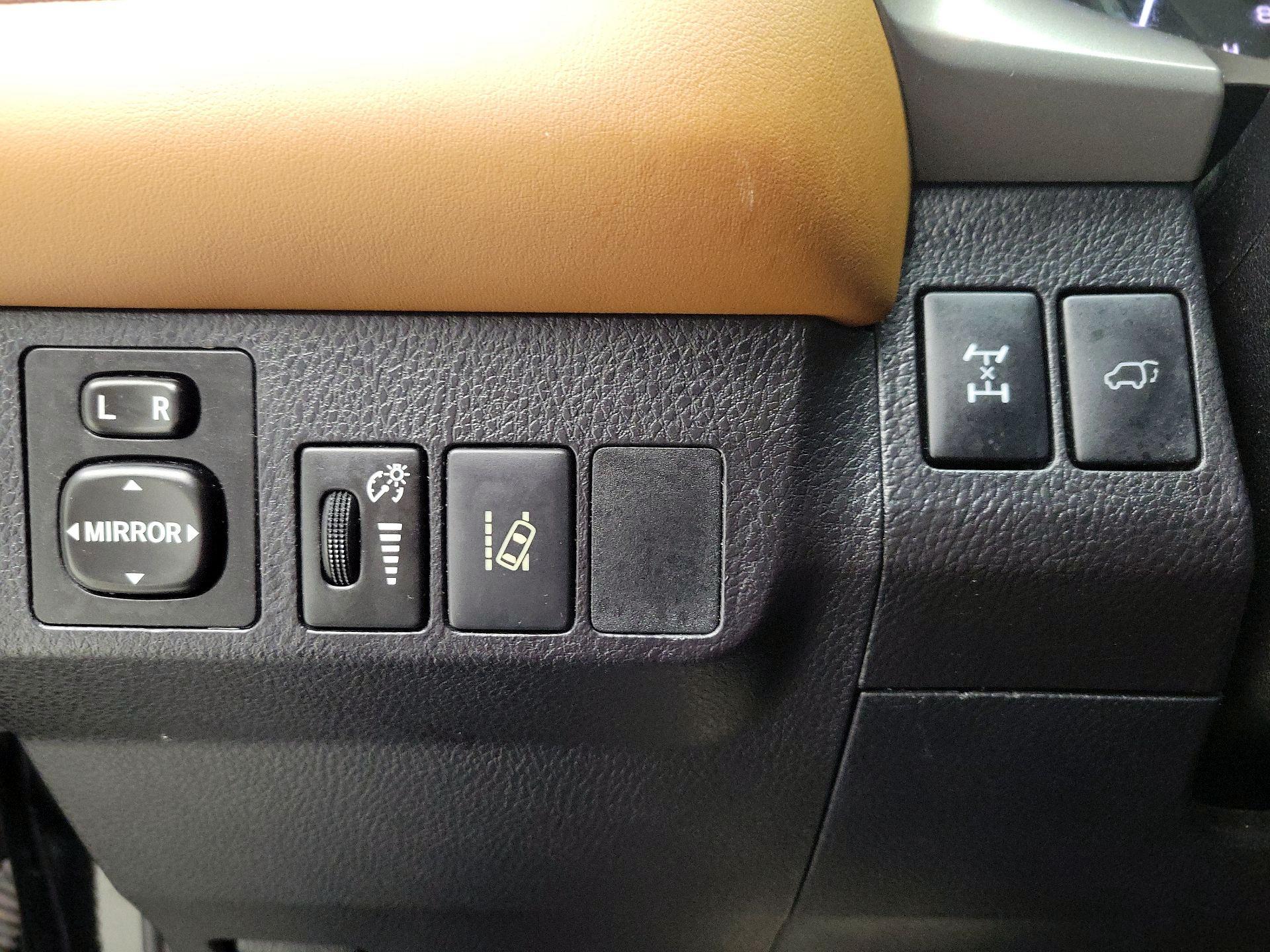 Thumbnail: 2016 Toyota RAV4 - 13