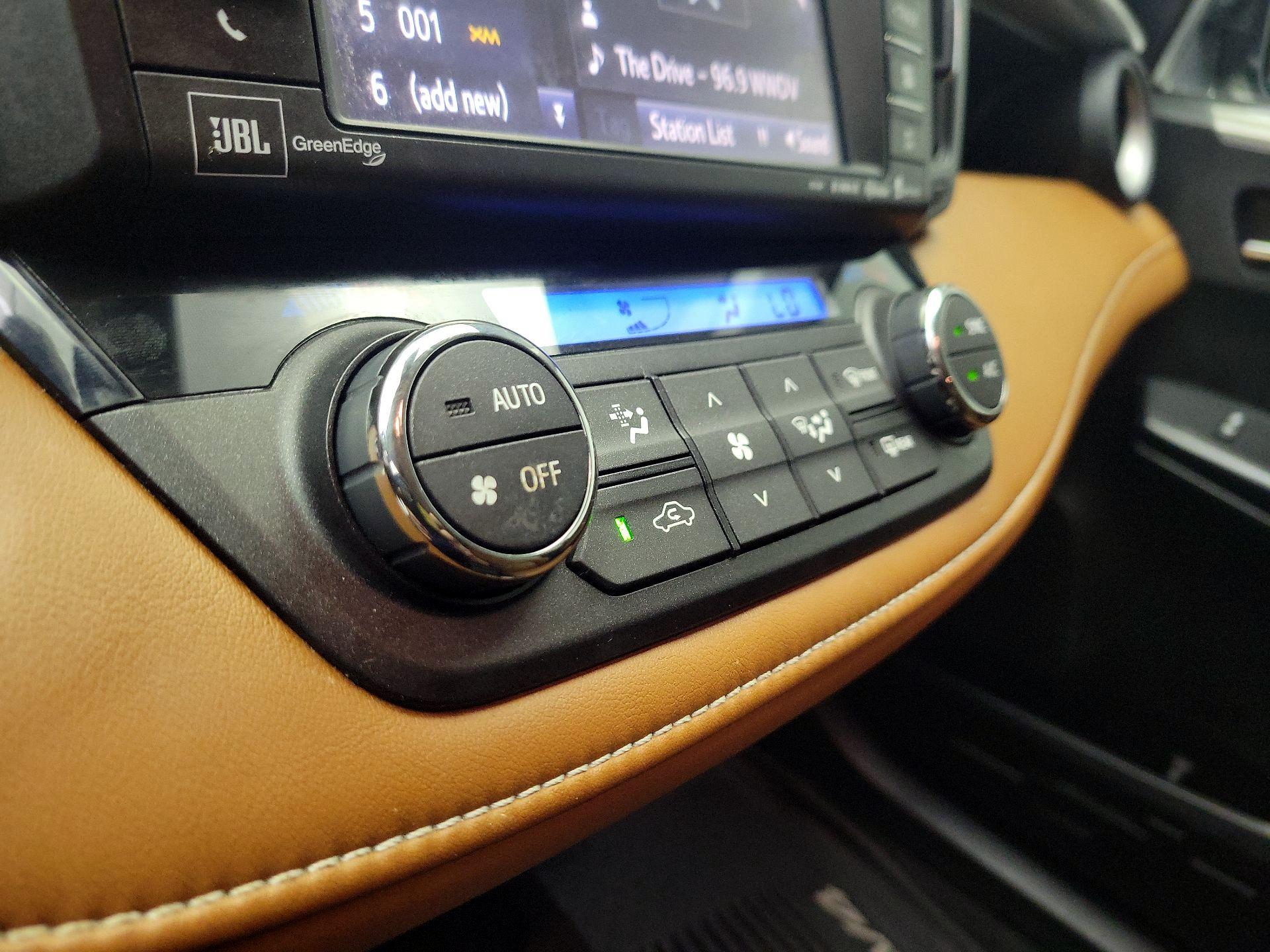 Thumbnail: 2016 Toyota RAV4 - 16