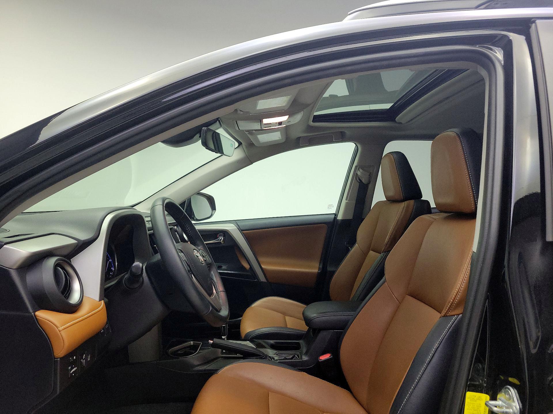 Thumbnail: 2016 Toyota RAV4 - 19