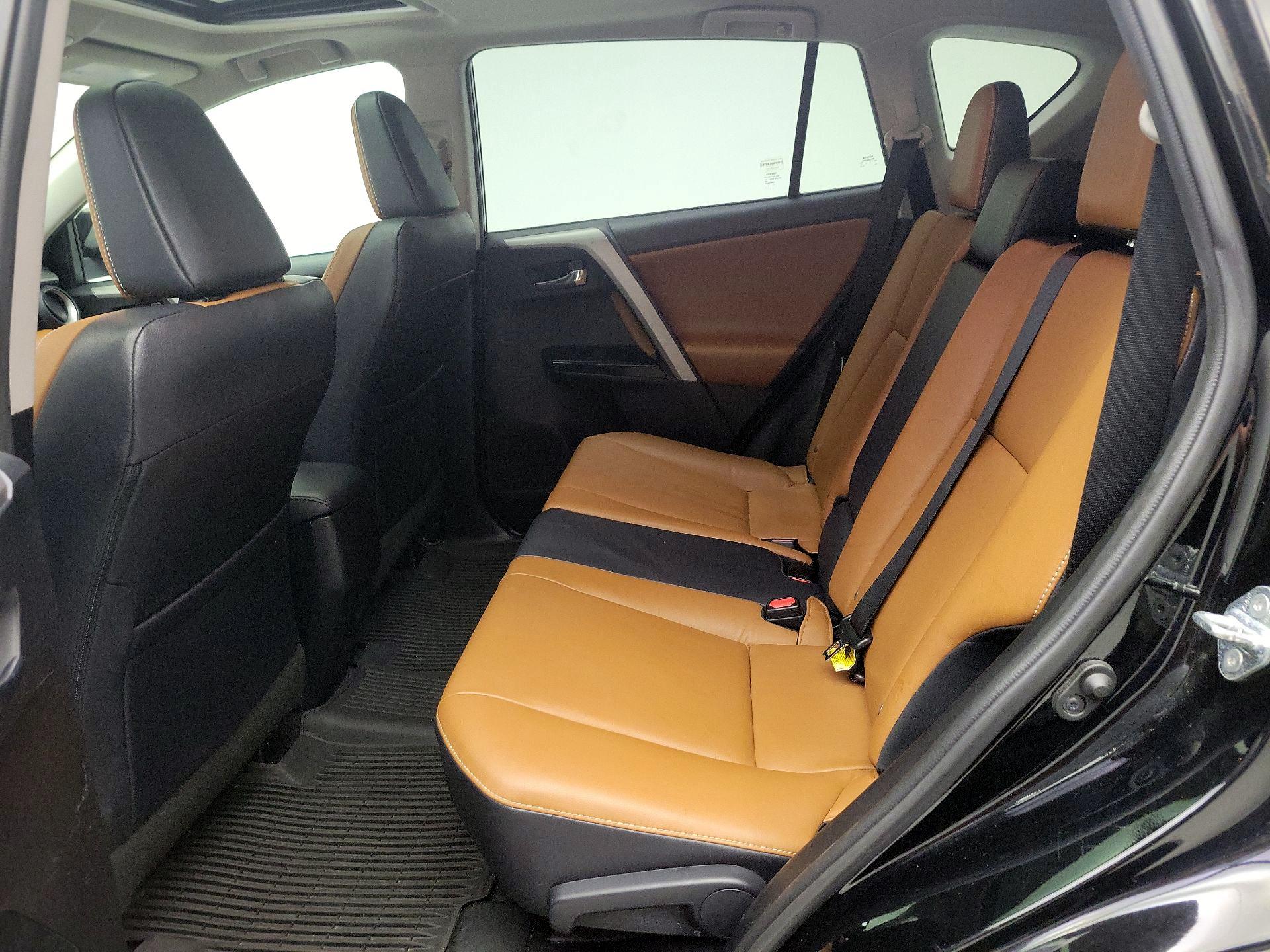 Thumbnail: 2016 Toyota RAV4 - 20