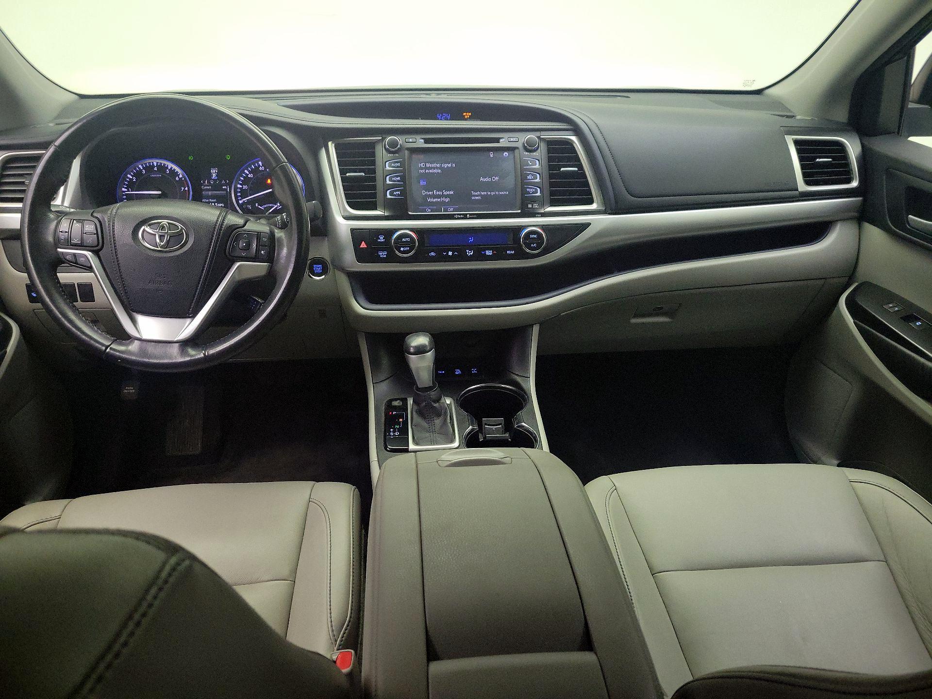 Thumbnail: 2015 Toyota Highlander - 9