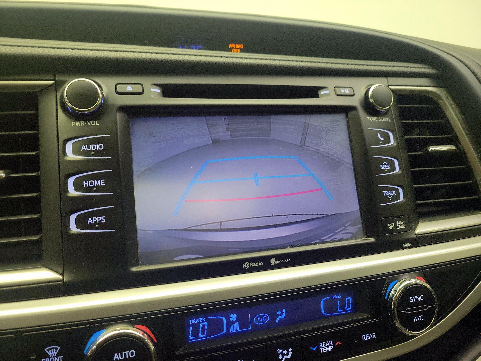 Thumbnail: 2015 Toyota Highlander - 14