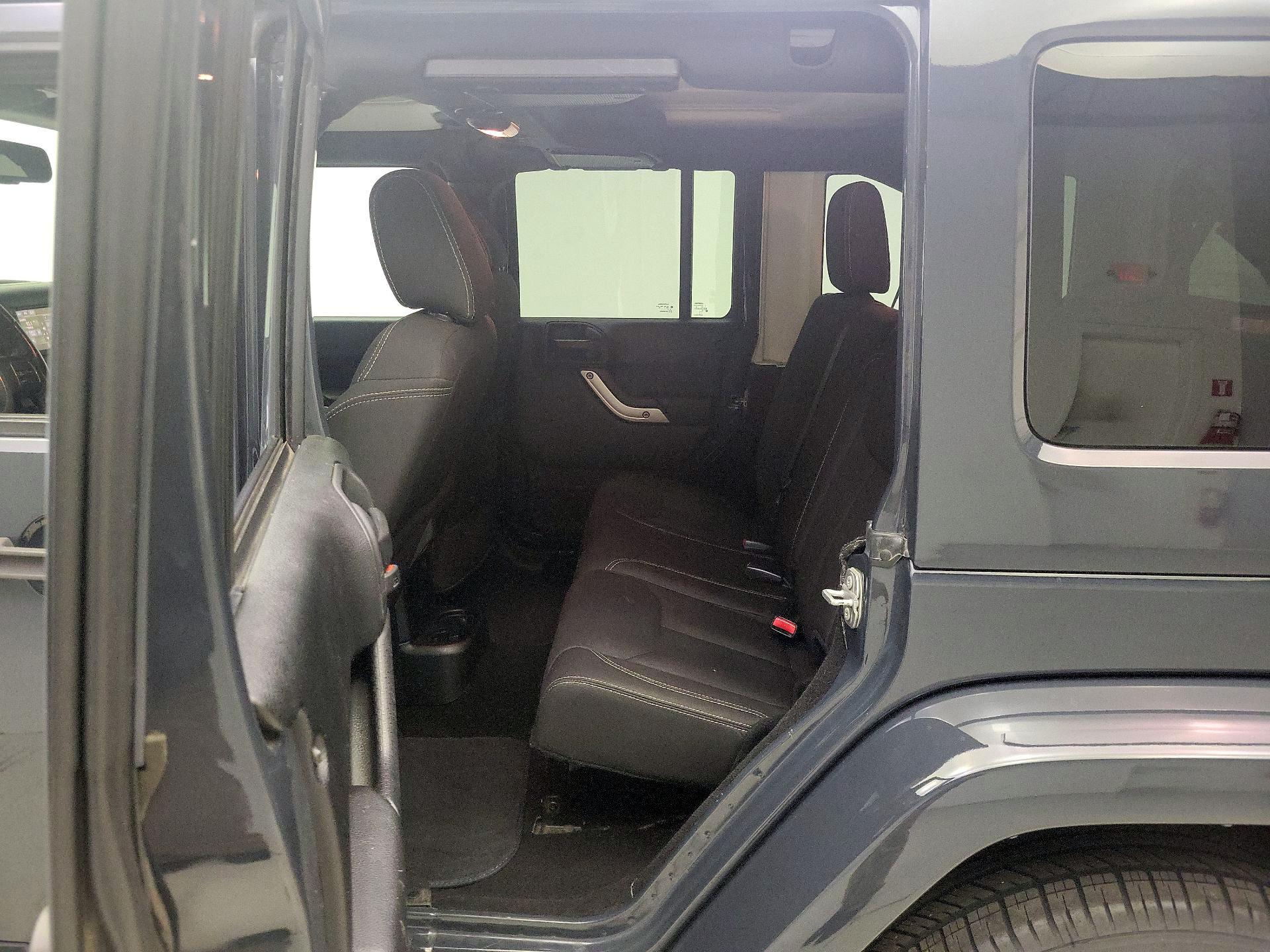 Thumbnail: 2017 Jeep Wrangler - 16