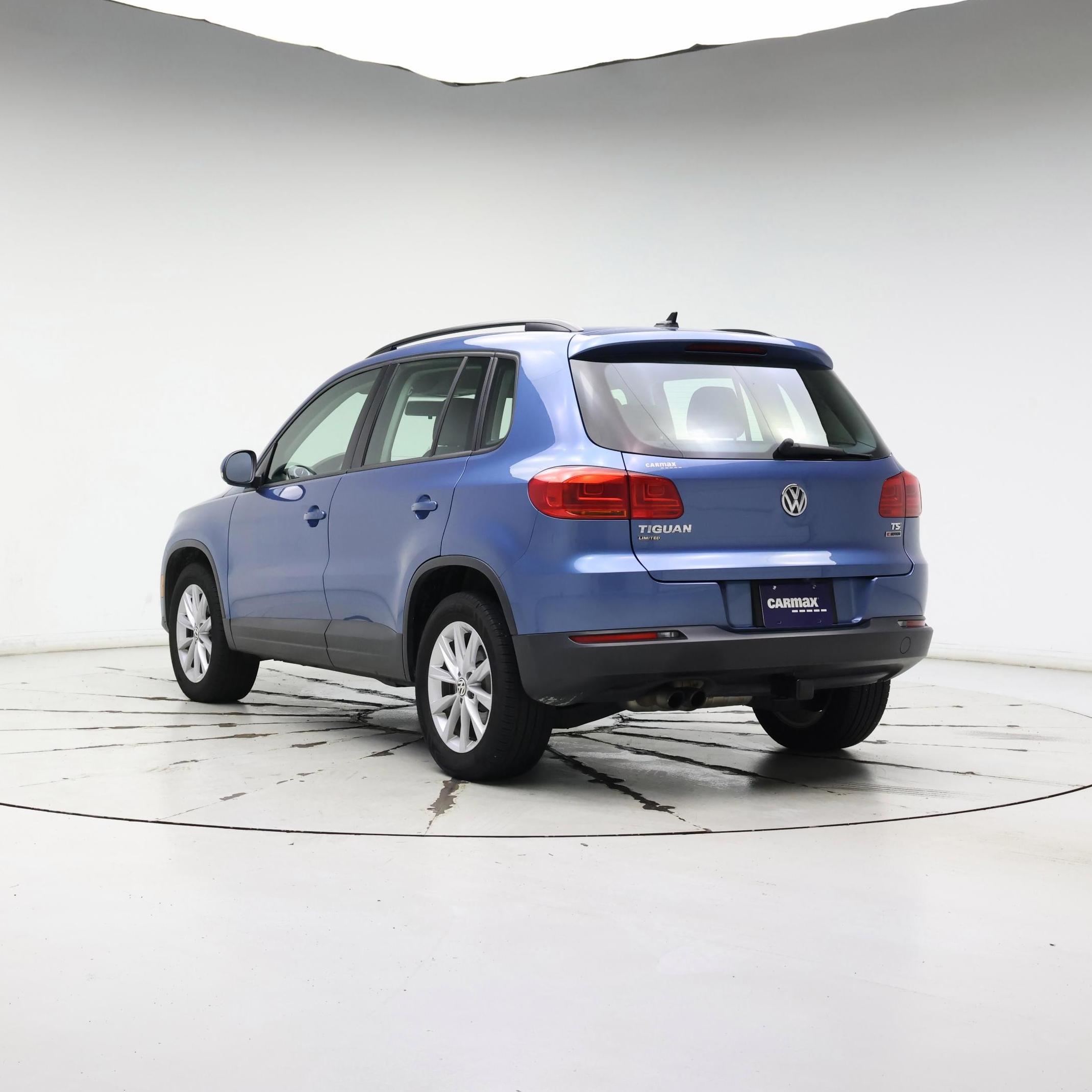 Thumbnail: 2017 Volkswagen Tiguan - 2