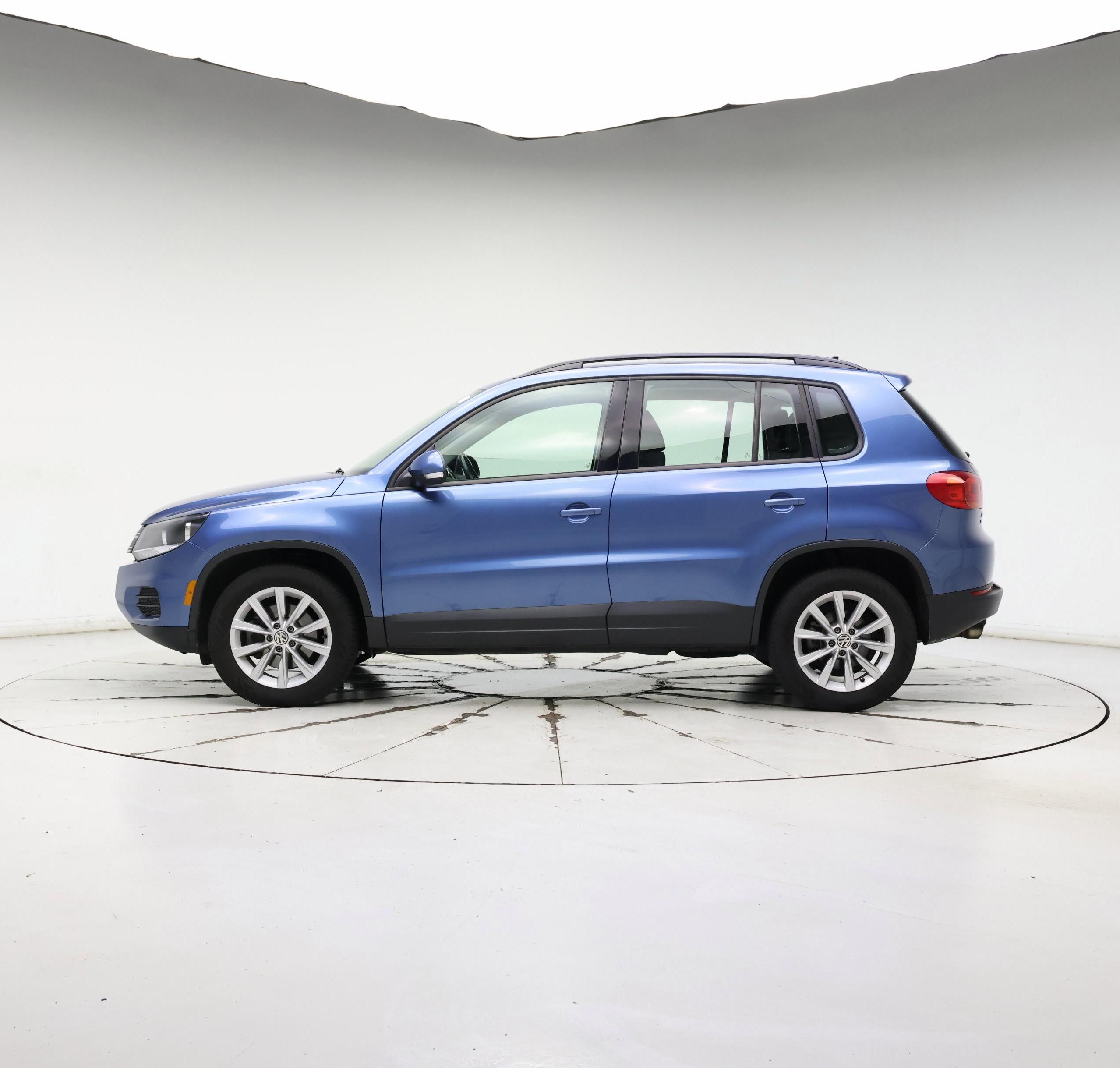 Thumbnail: 2017 Volkswagen Tiguan - 3