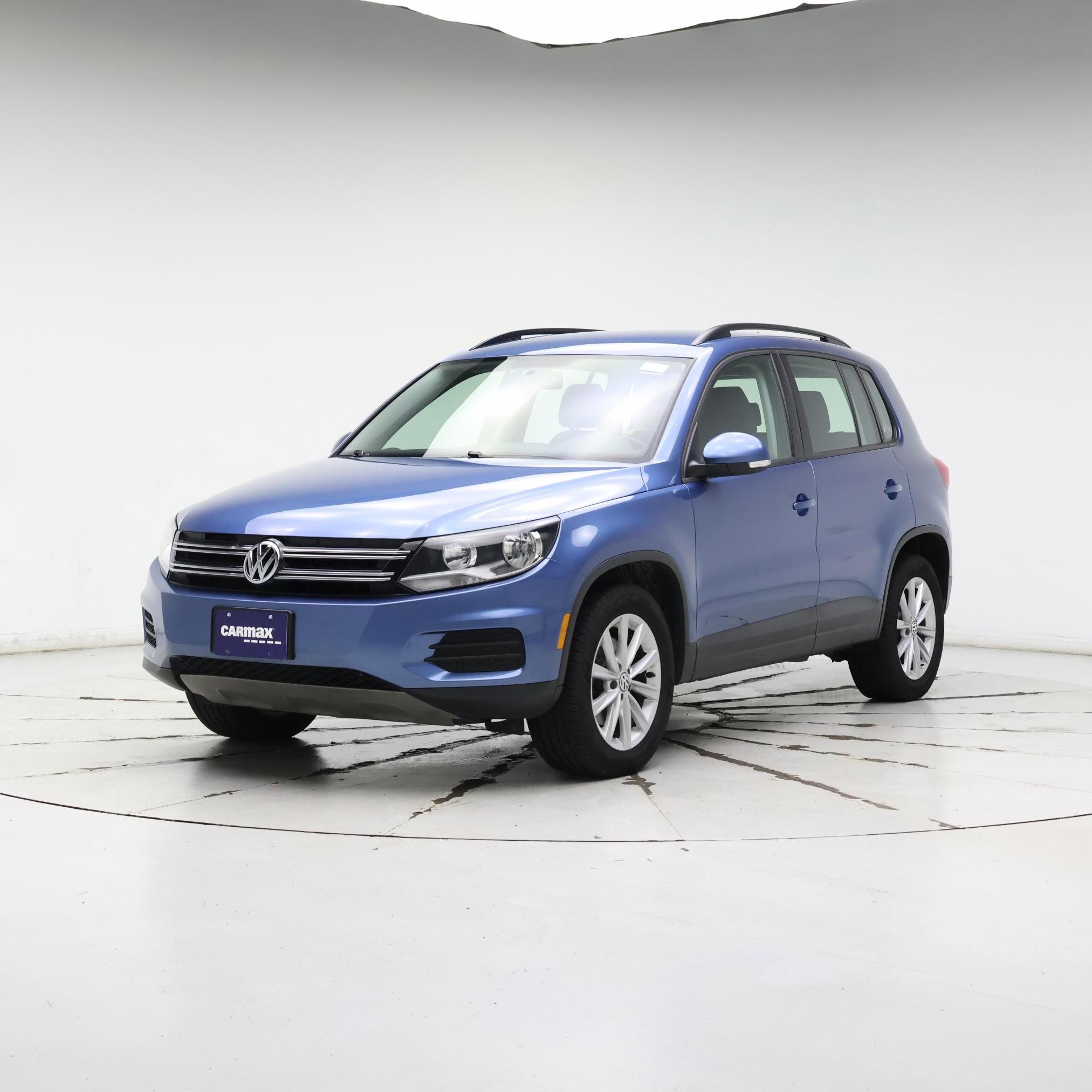 Thumbnail: 2017 Volkswagen Tiguan - 4