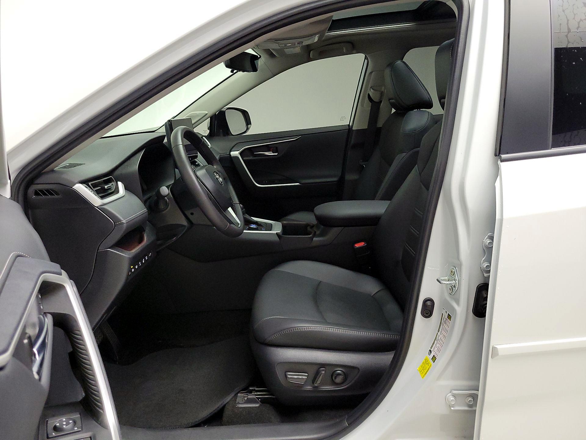 Thumbnail: 2024 Toyota RAV4 - 11