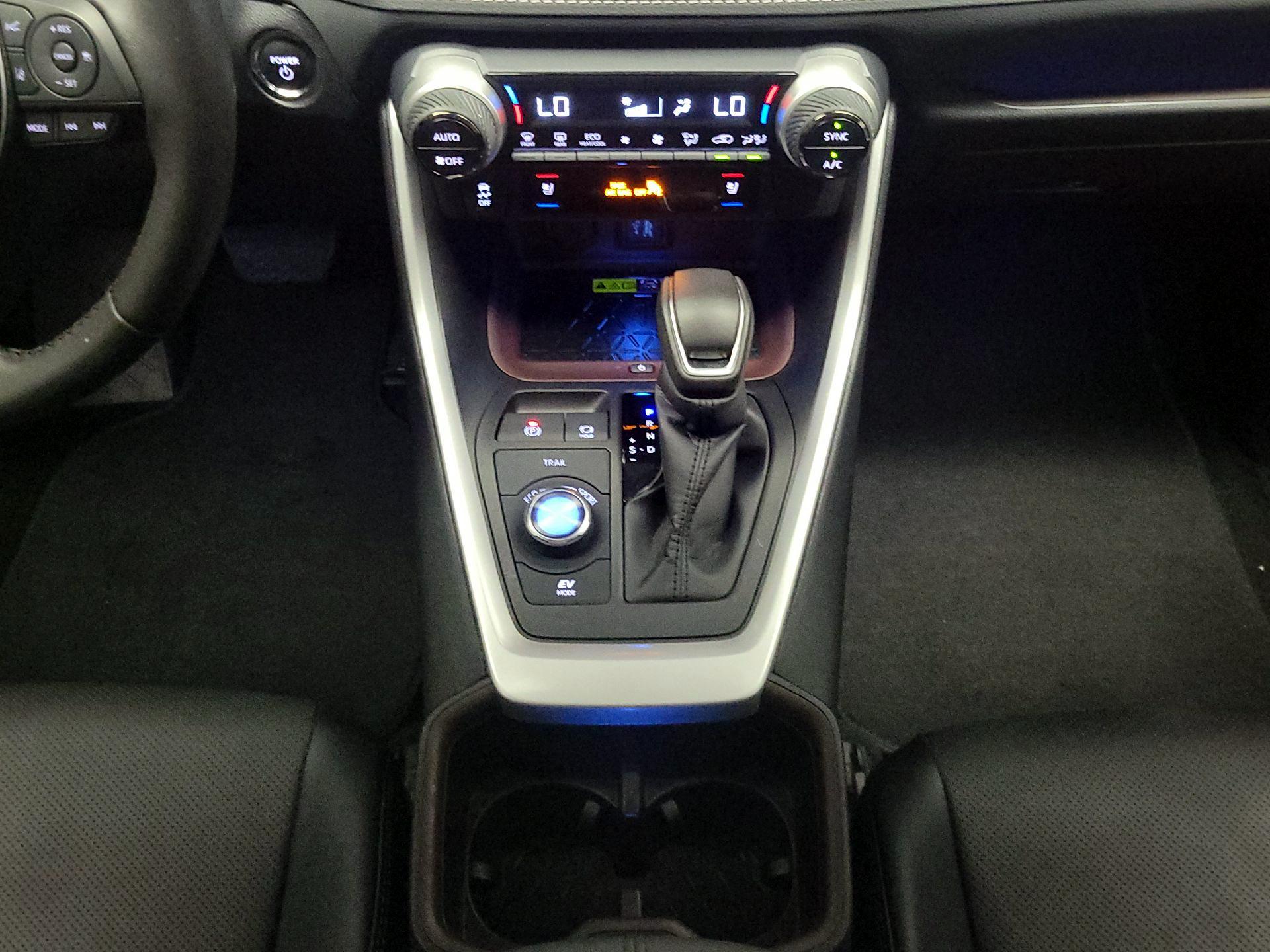 Thumbnail: 2024 Toyota RAV4 - 17