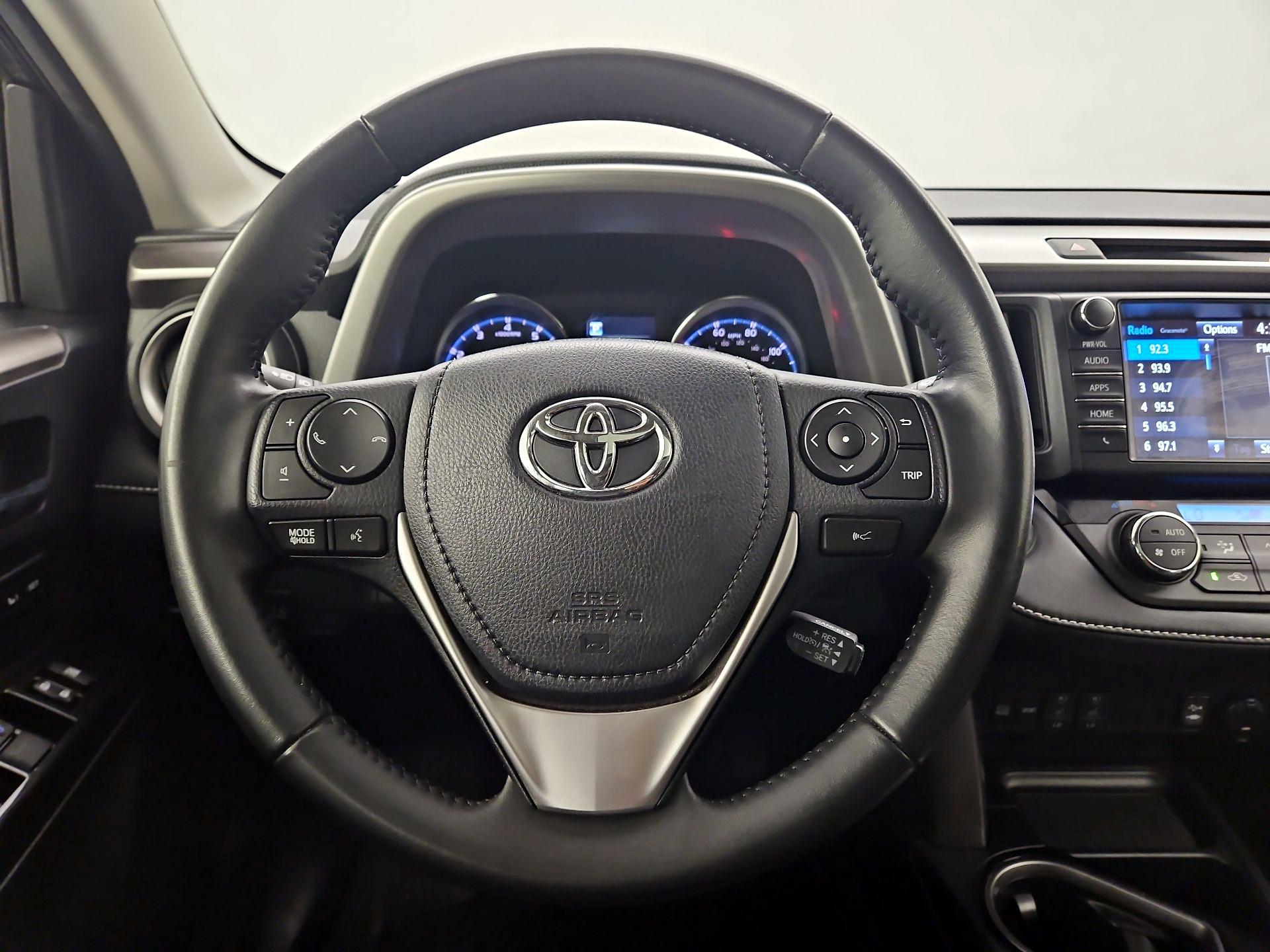 Thumbnail: 2018 Toyota RAV4 - 10