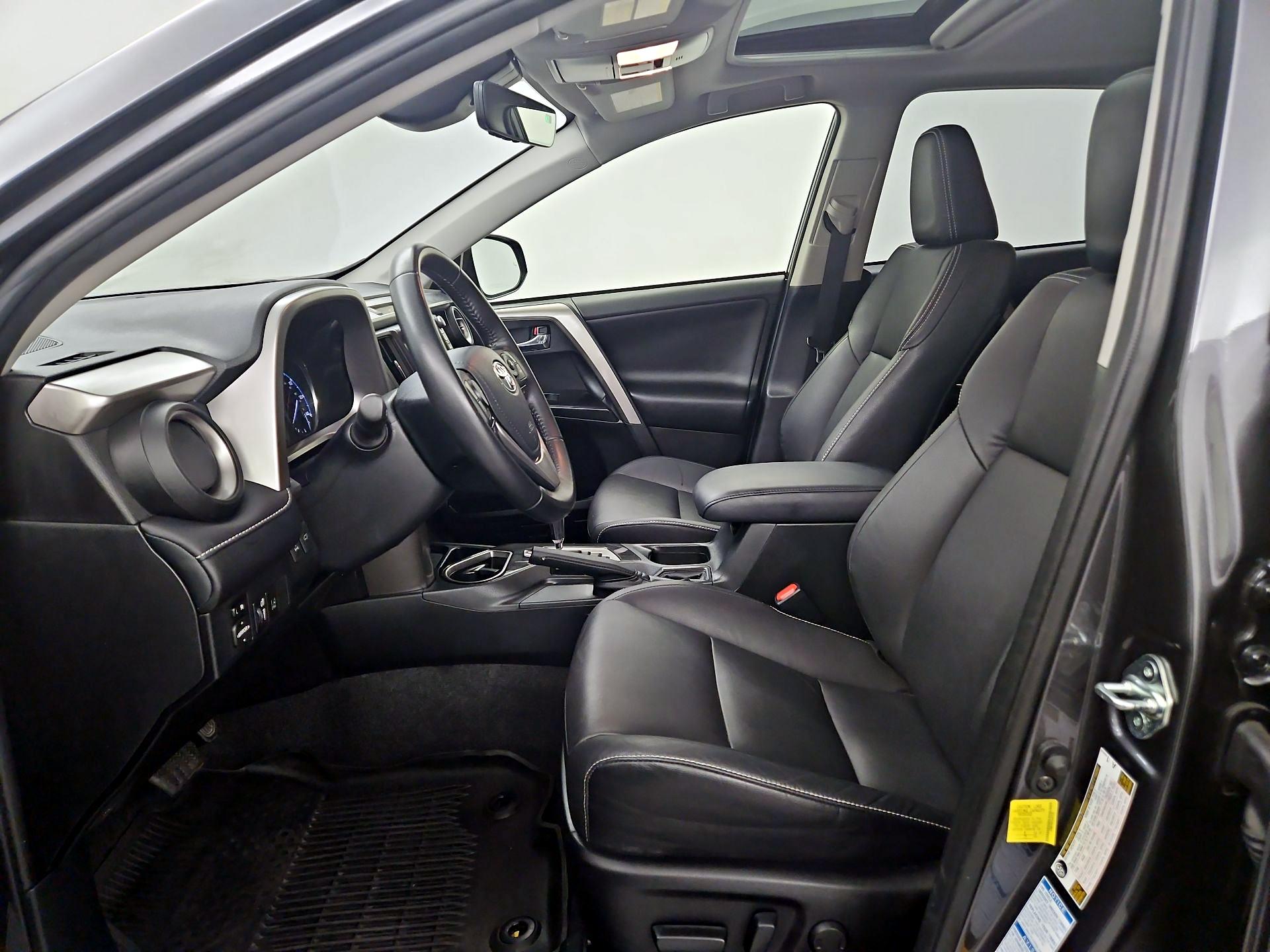 Thumbnail: 2018 Toyota RAV4 - 11