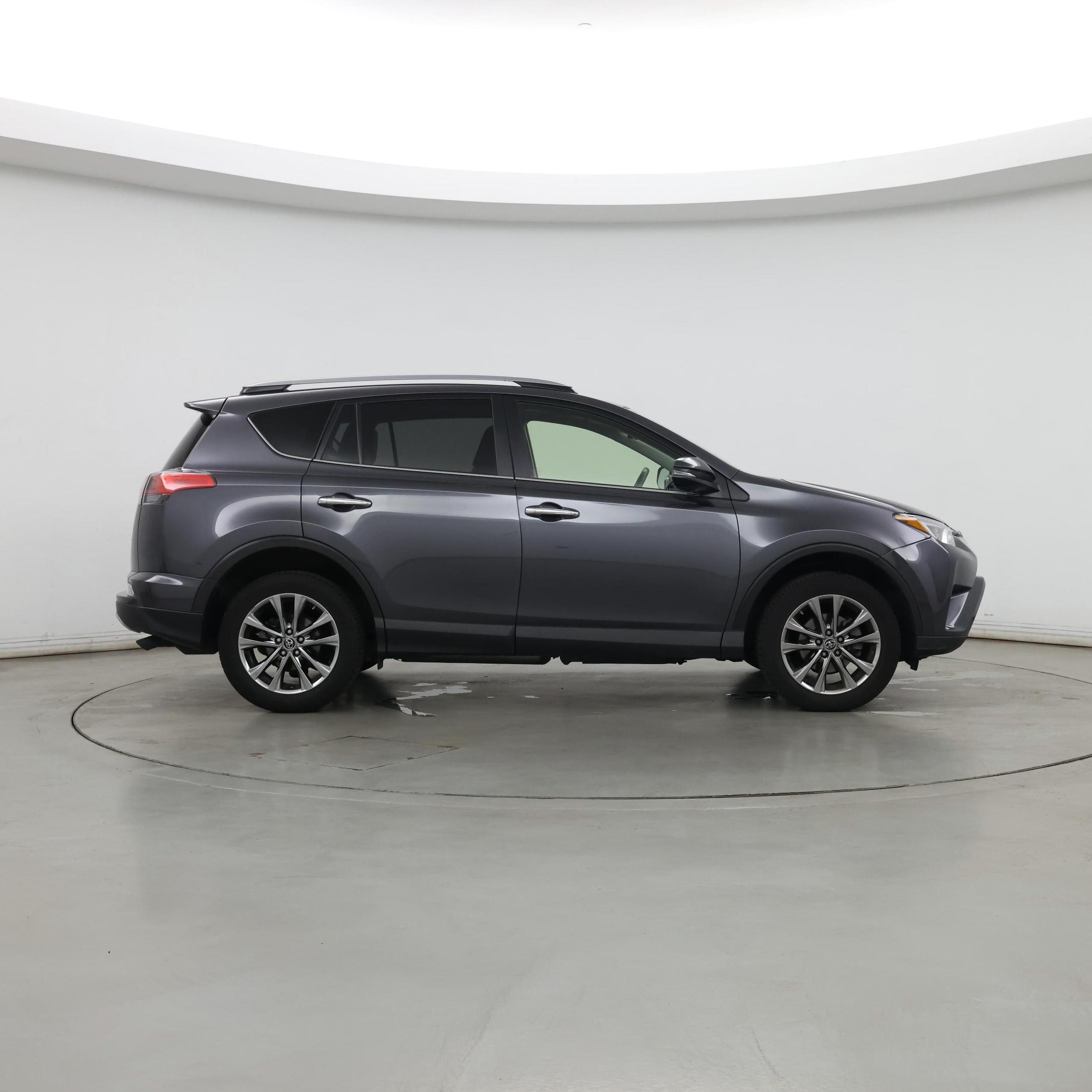Thumbnail: 2018 Toyota RAV4 - 7