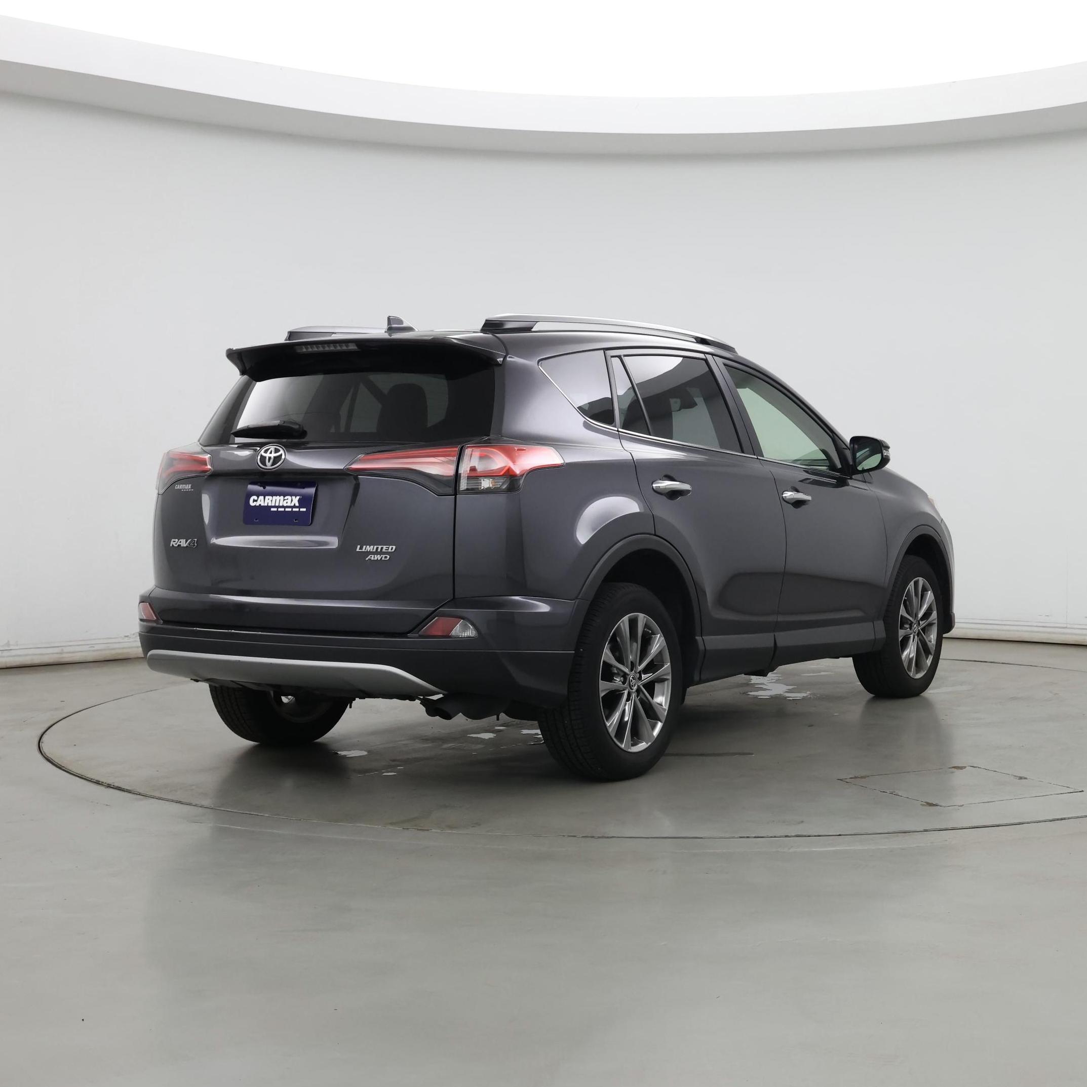 Thumbnail: 2018 Toyota RAV4 - 8
