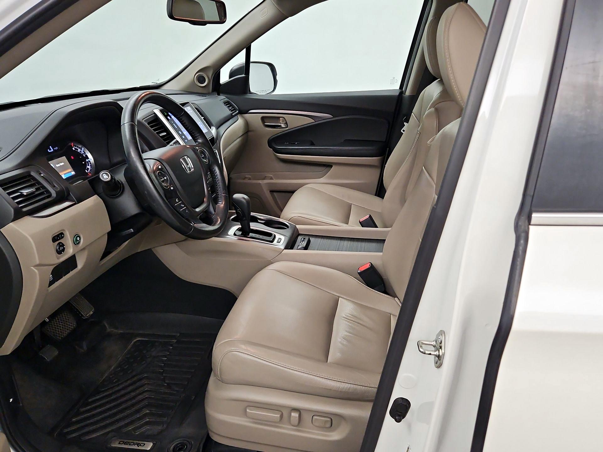 Thumbnail: 2016 Honda Pilot - 11