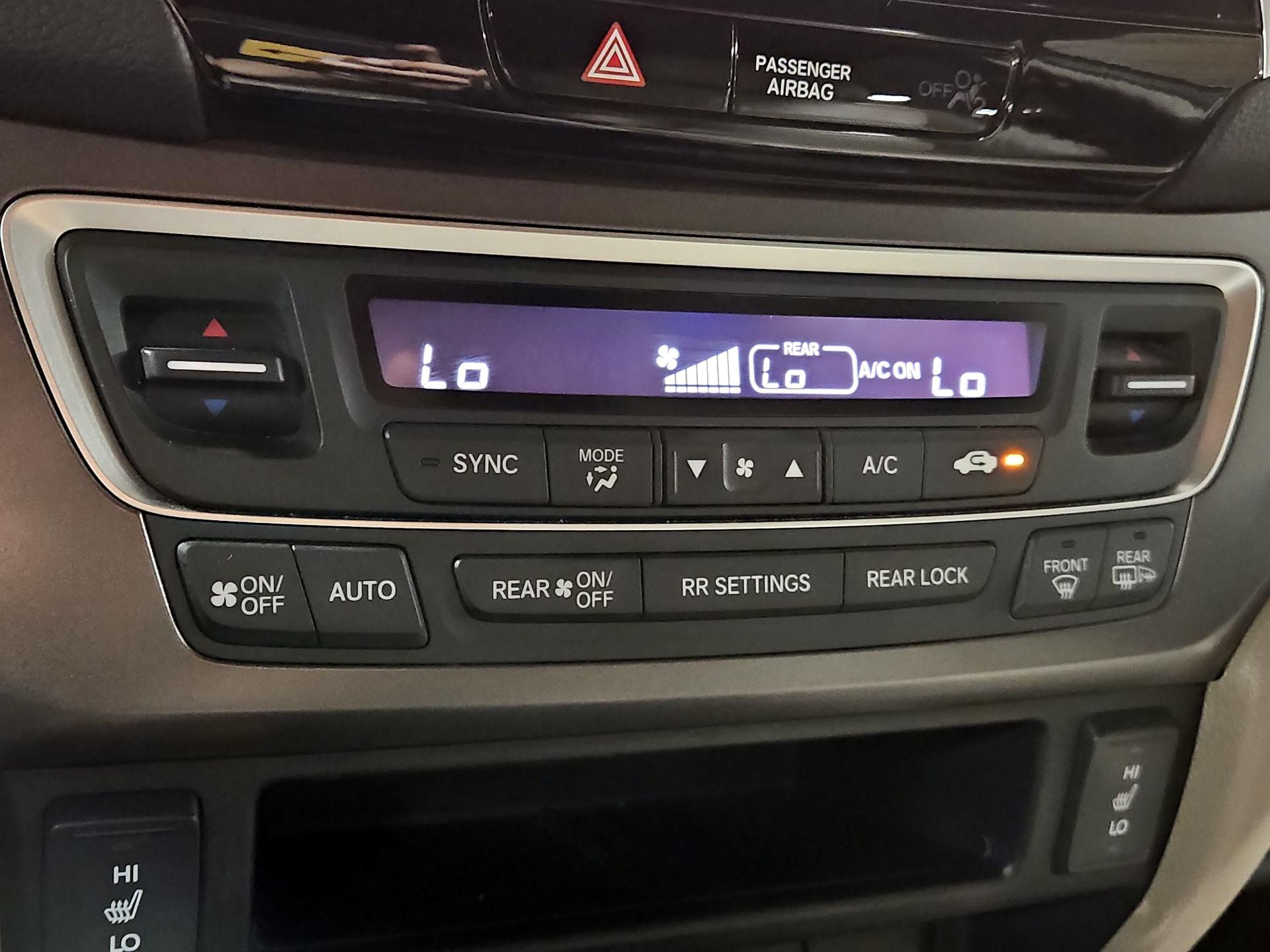 Thumbnail: 2016 Honda Pilot - 16