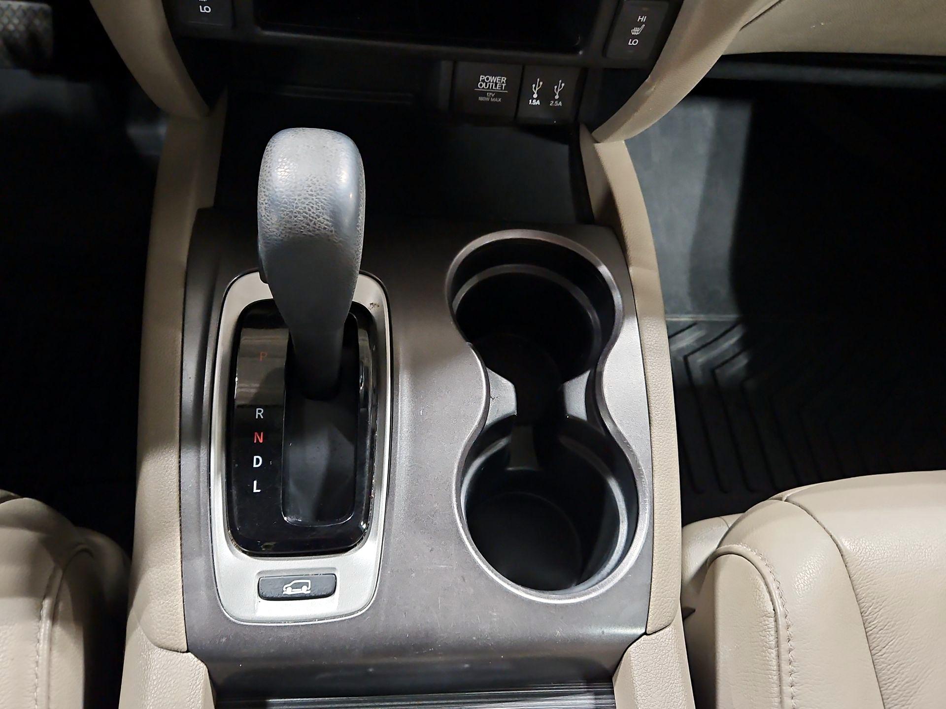 Thumbnail: 2016 Honda Pilot - 17